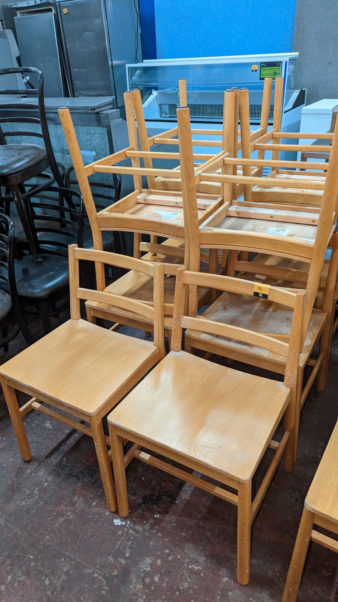 10 matching wooden dining chairs. NB lots 90 & 91 comprise different quantities of matching chairs - Image 5 of 7