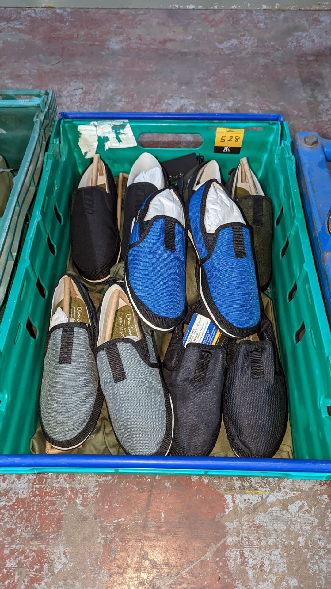 5 pairs of Oliver Sweeney Darien shoes, in durable Cordura fabric with Vibram soles. Performance in