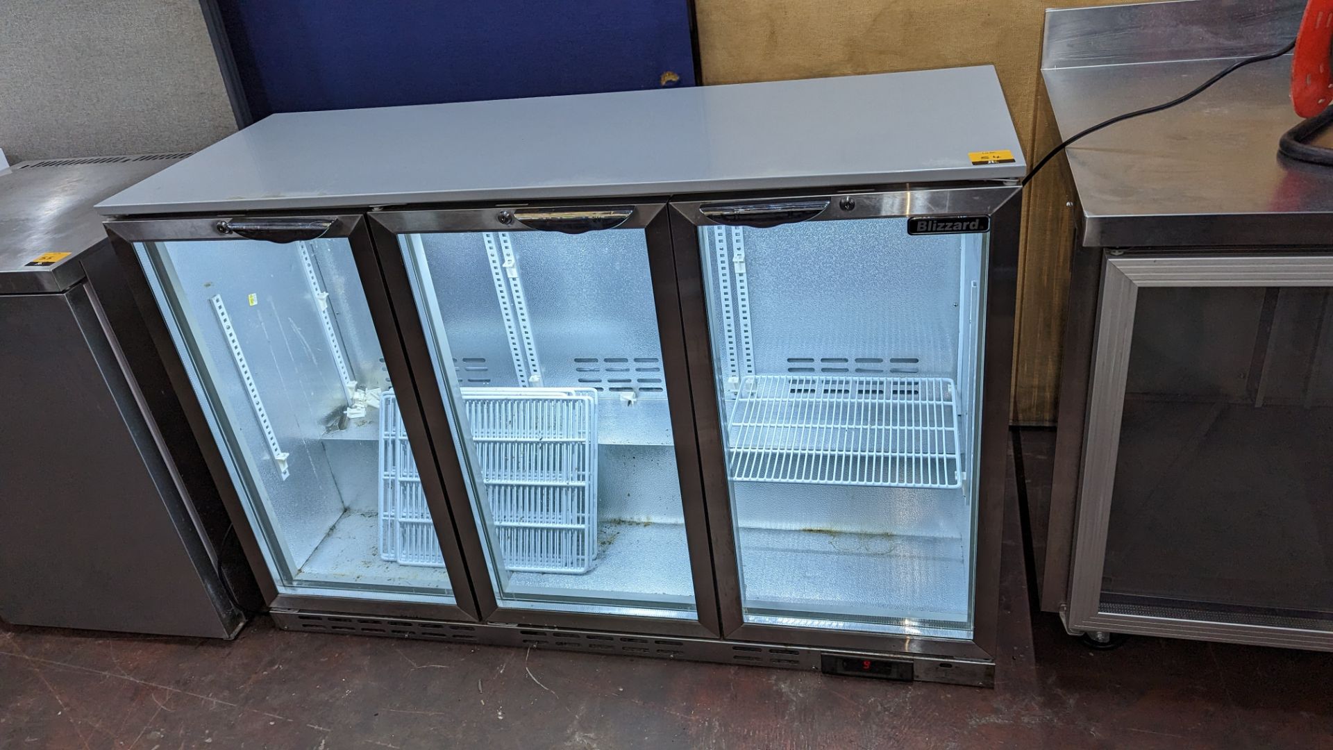 Blizzard stainless steel & glass 3 door back bar bottle fridge/cooler. Understood to have been purc - Image 3 of 7