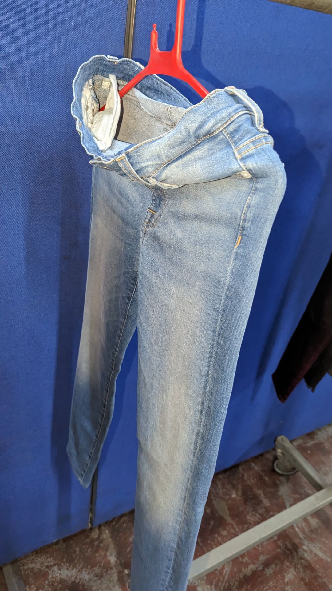 14 assorted pairs of ladies jeans & similar by a variety of brands including For All Mankind, J.Bran - Image 27 of 34
