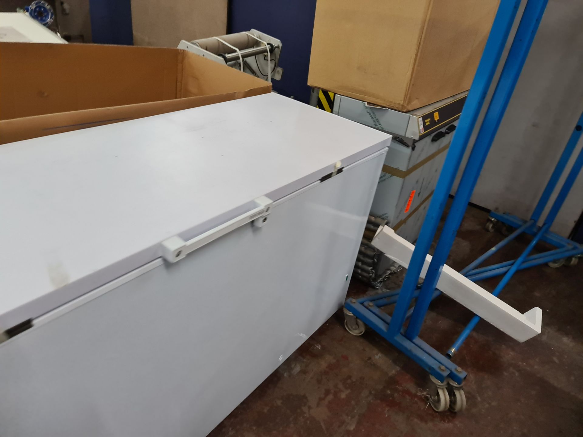 Tefcold 1.8 metre solid top chest freezer, model FR605SL, with 2 keys, appears new/unused. - Image 3 of 9
