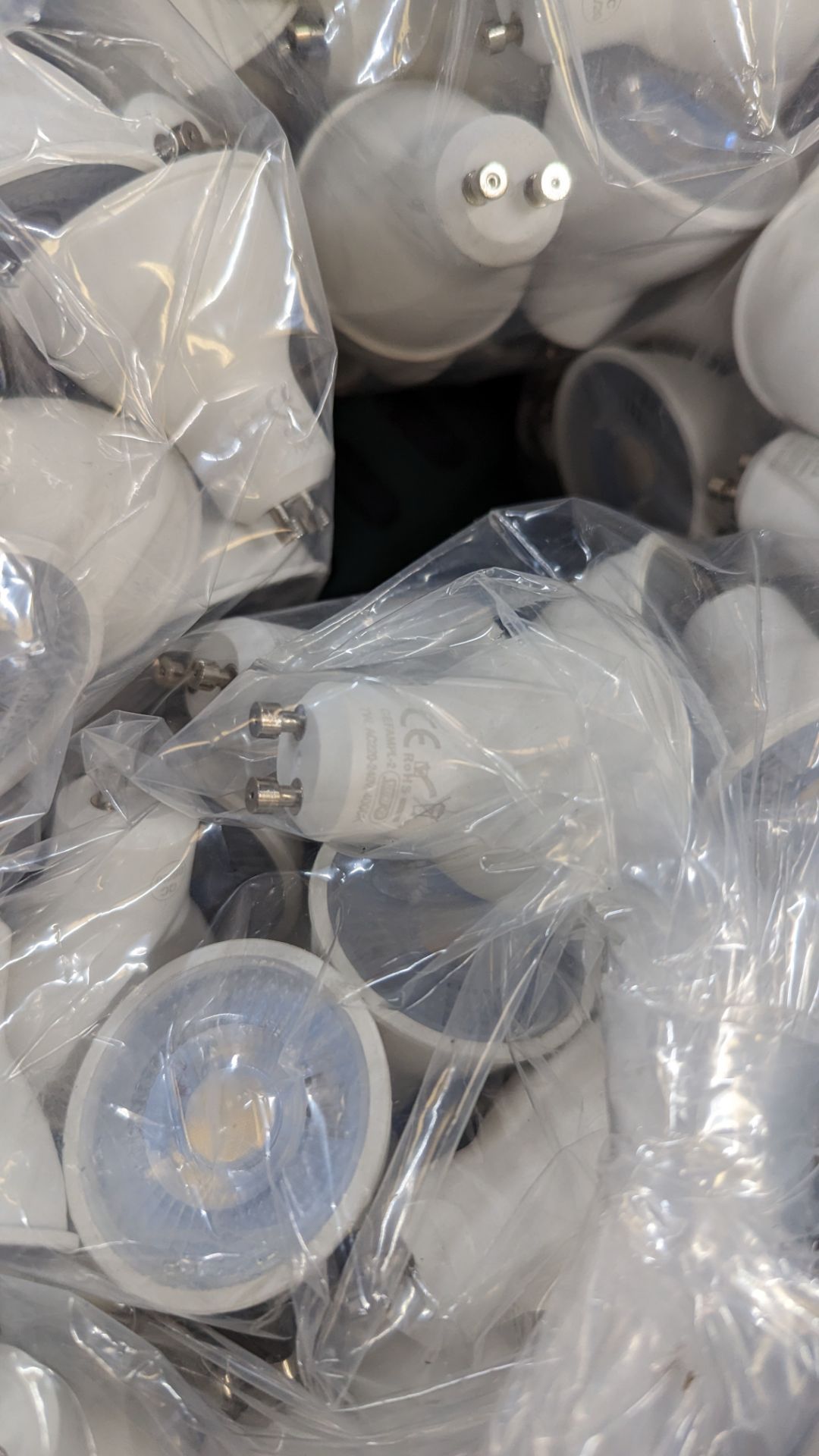 Approximately 300 off 7w LED dimmable GU10 bulbs, 4000k - Image 7 of 7