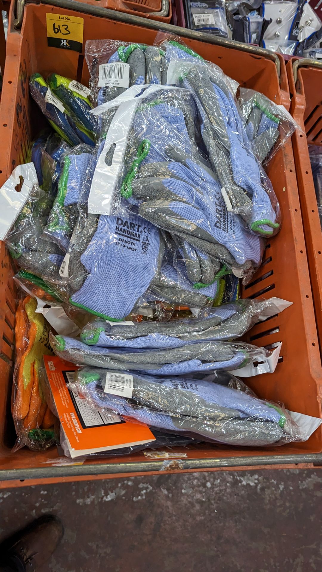 The contents of a crate of work gloves - Image 2 of 7