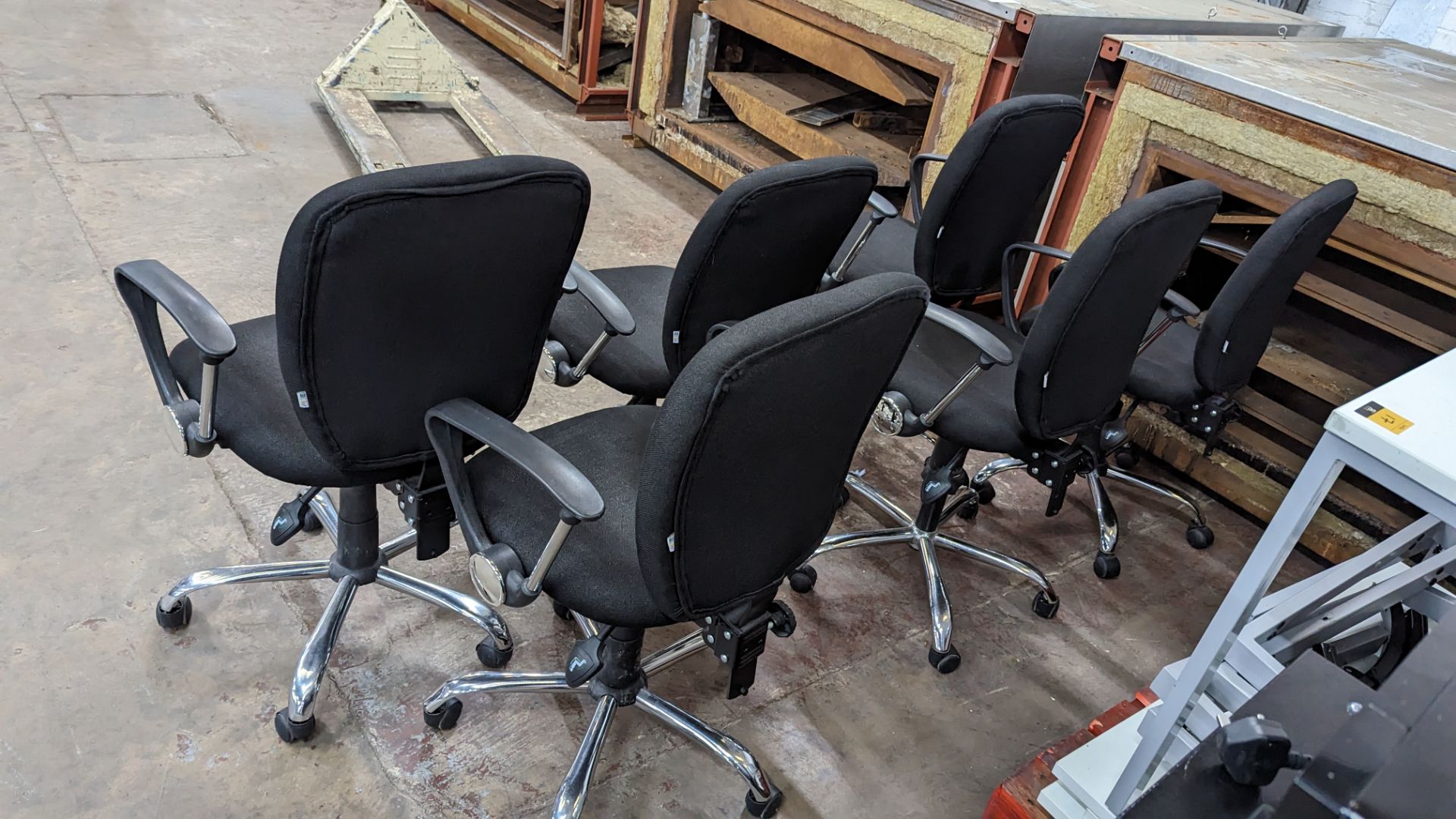 6 off matching chairs with arms - Image 5 of 6