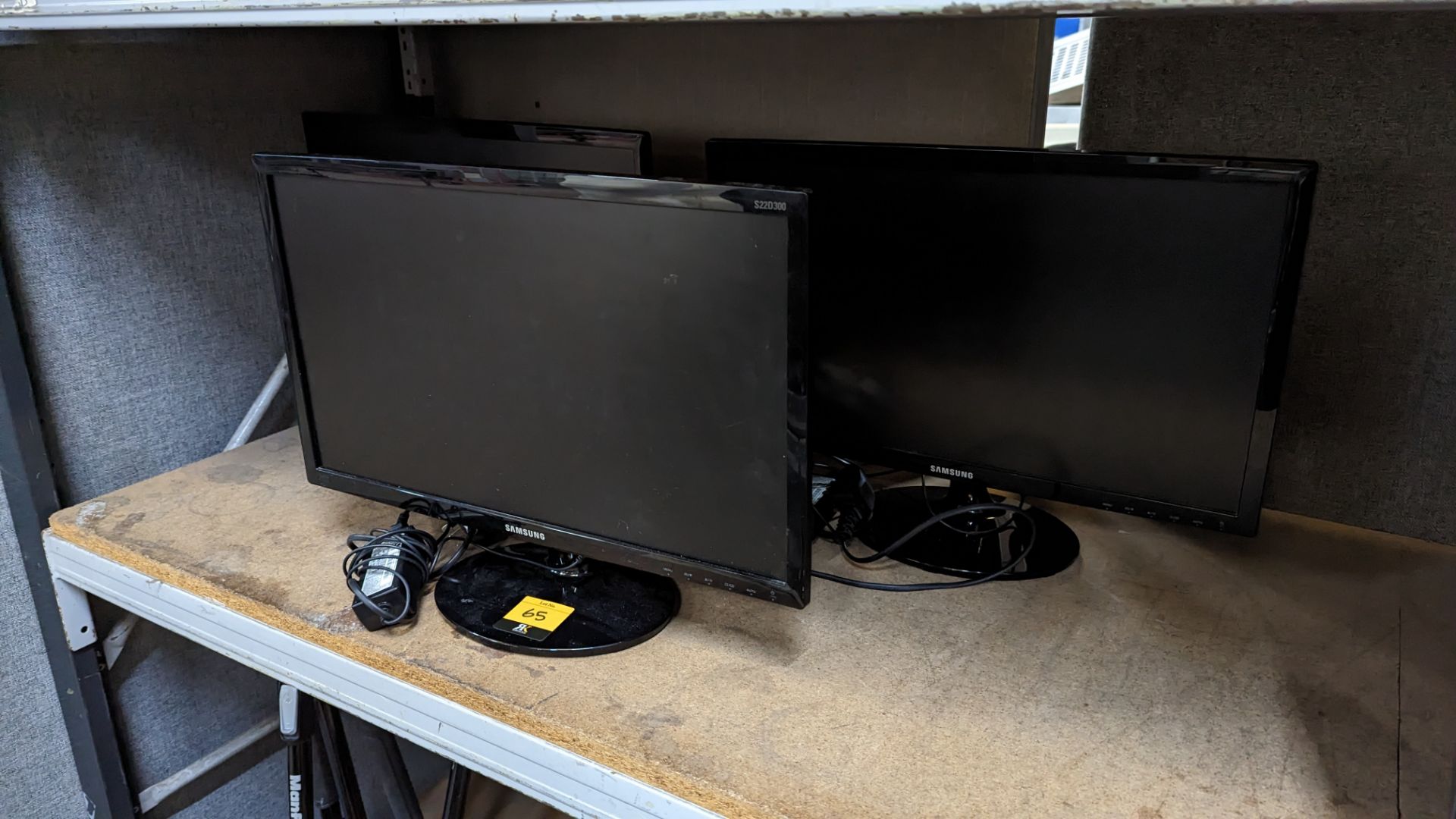 3 off Samsung 22" widescreen monitors - Image 6 of 7