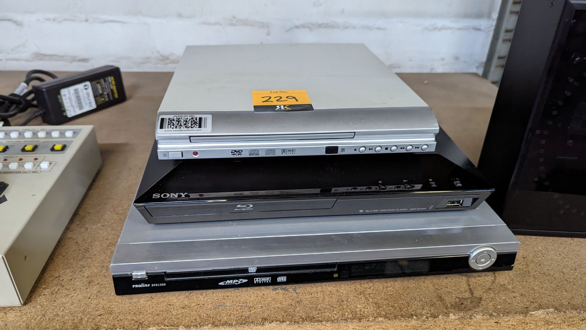 3 off compact DVD/blue ray players and similar - Image 2 of 5