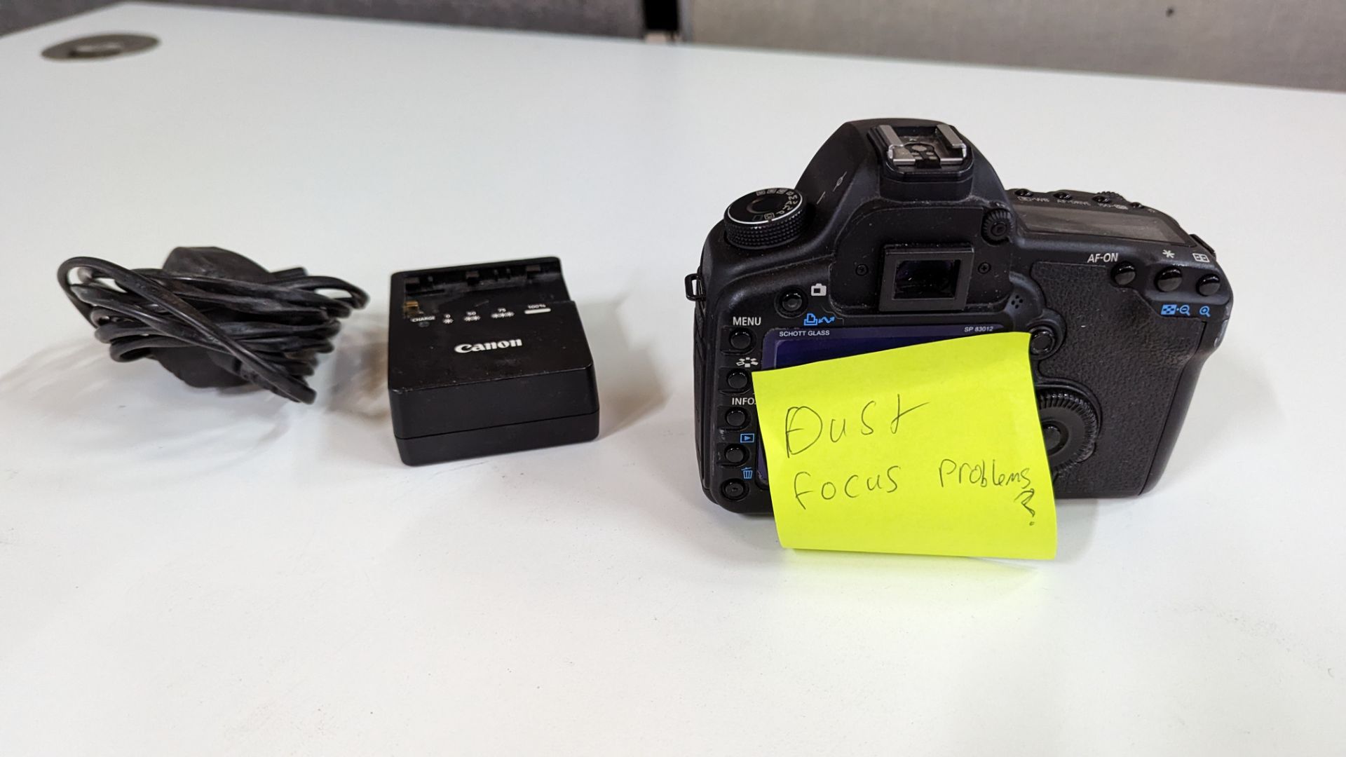 Canon EOS 5D Mark II digital camera plus Canon battery charger. N.B. no lens or battery included wi - Image 8 of 11