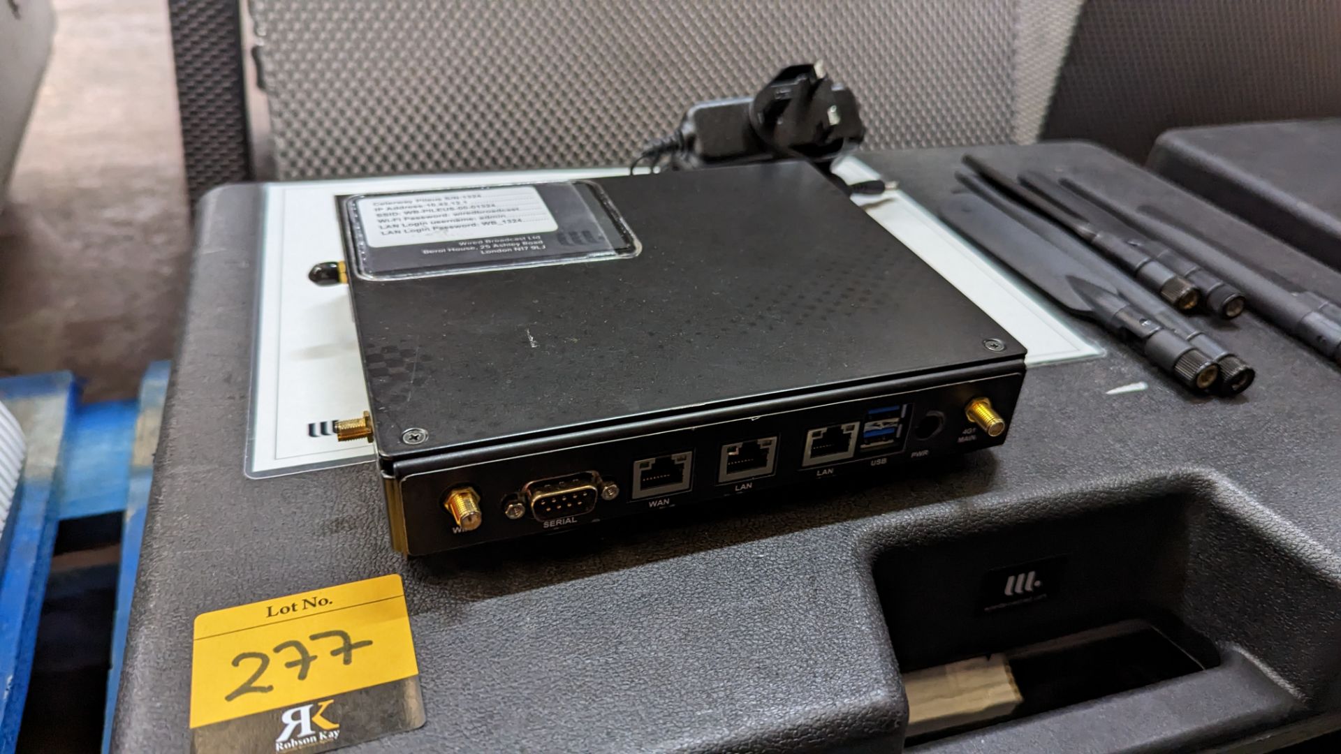 Celerway Pileous modem router, including case, aerials and other accessories - Image 5 of 7