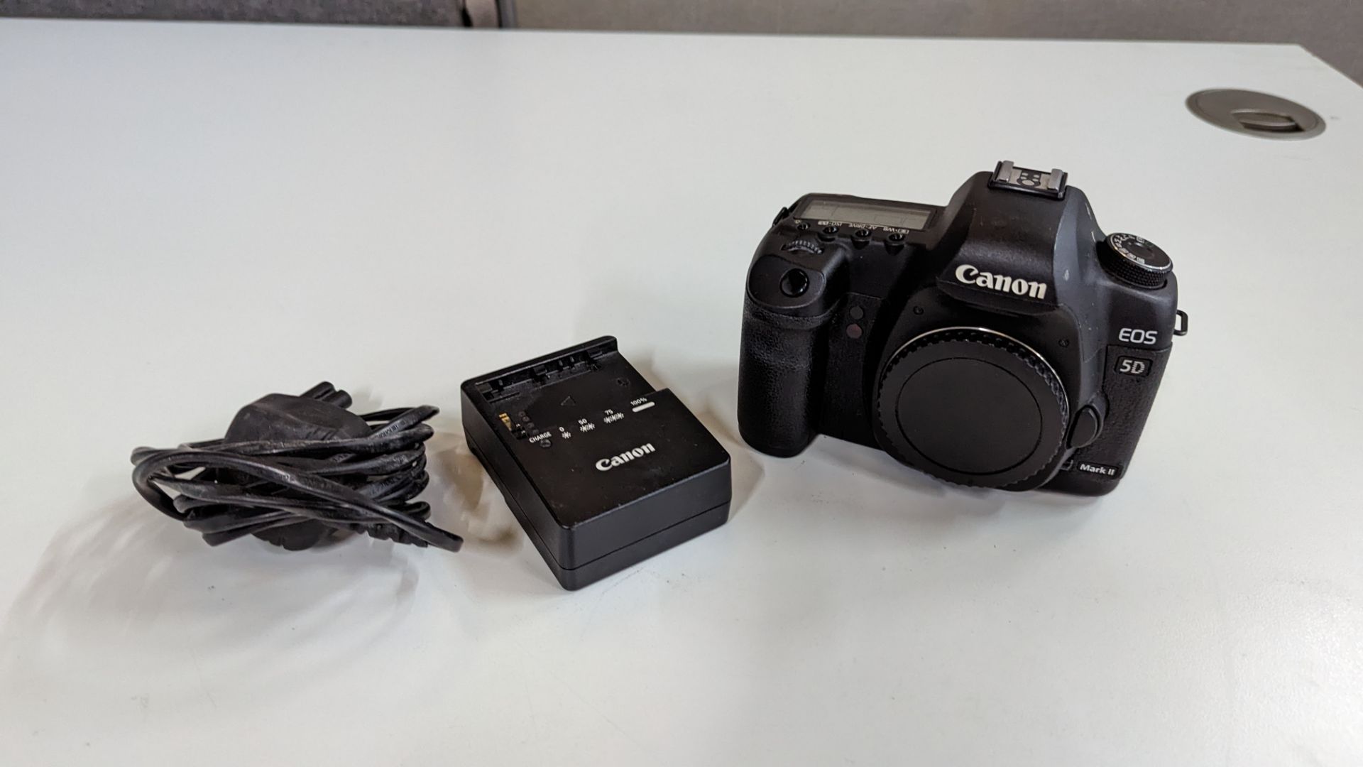 Canon EOS 5D Mark II digital camera plus Canon battery charger. N.B. no lens or battery included wi - Image 4 of 11