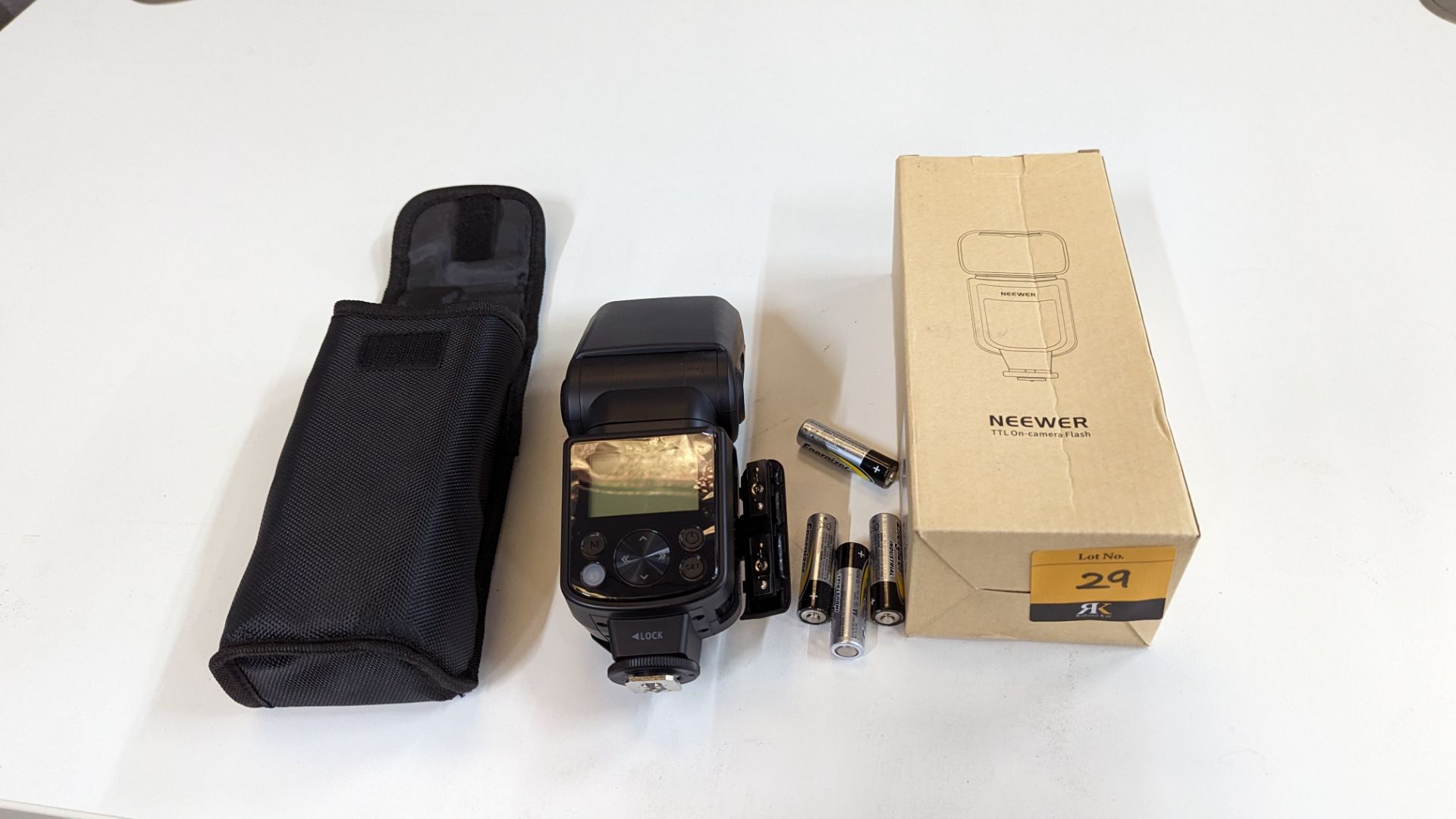 Neewer TTL flash unit model NW-670. This lot includes box, carry case and mounting bracket - Image 3 of 14