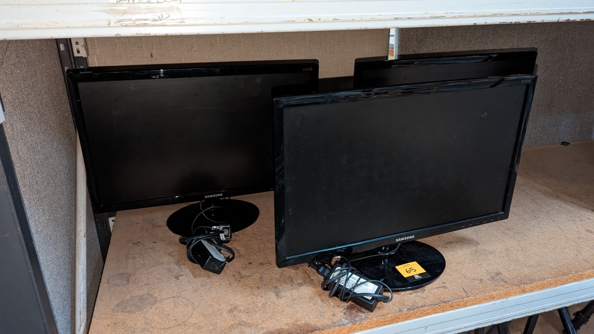 3 off Samsung 22" widescreen monitors - Image 2 of 7