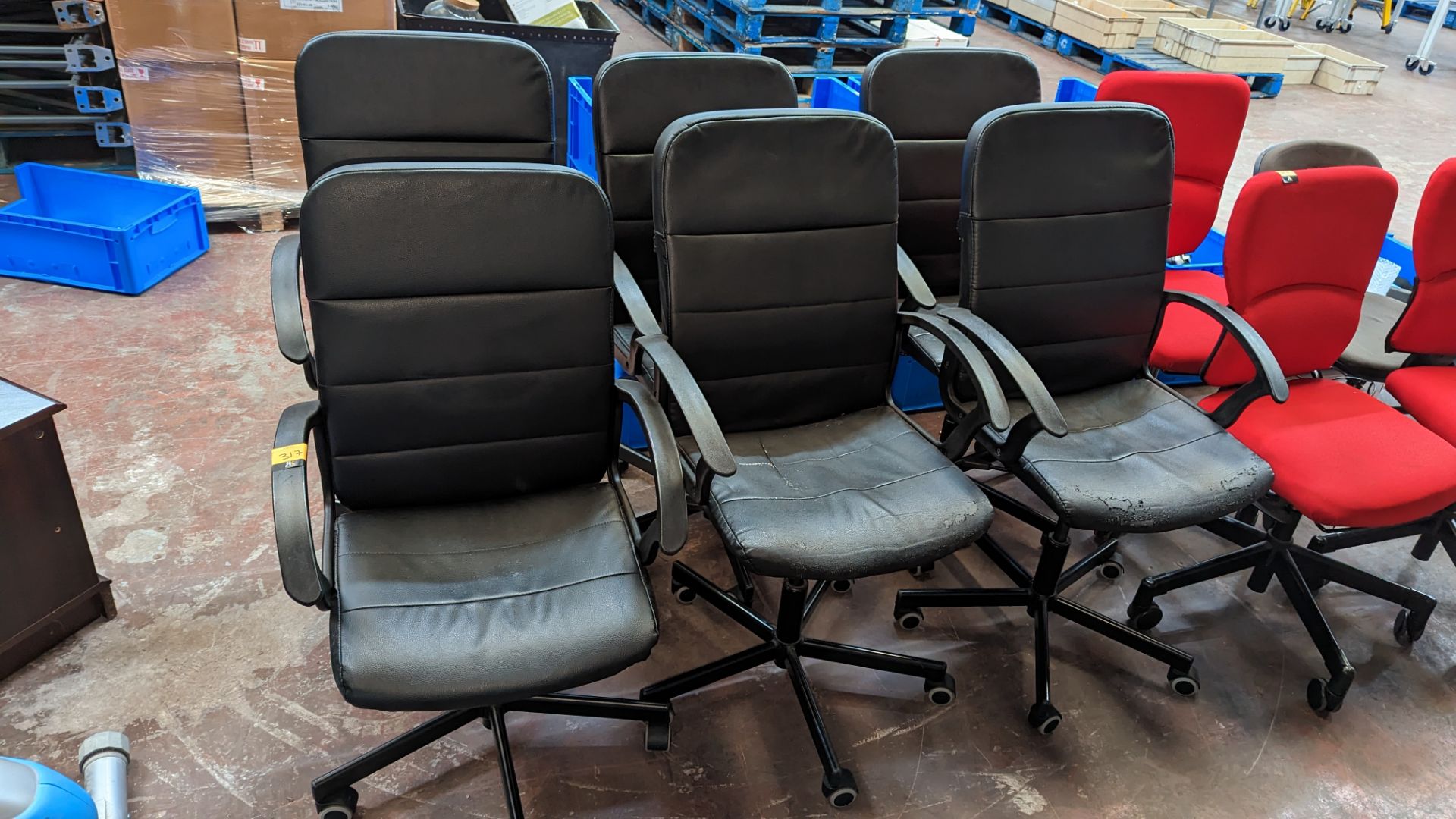 6 off black leather exec chairs - Image 2 of 9