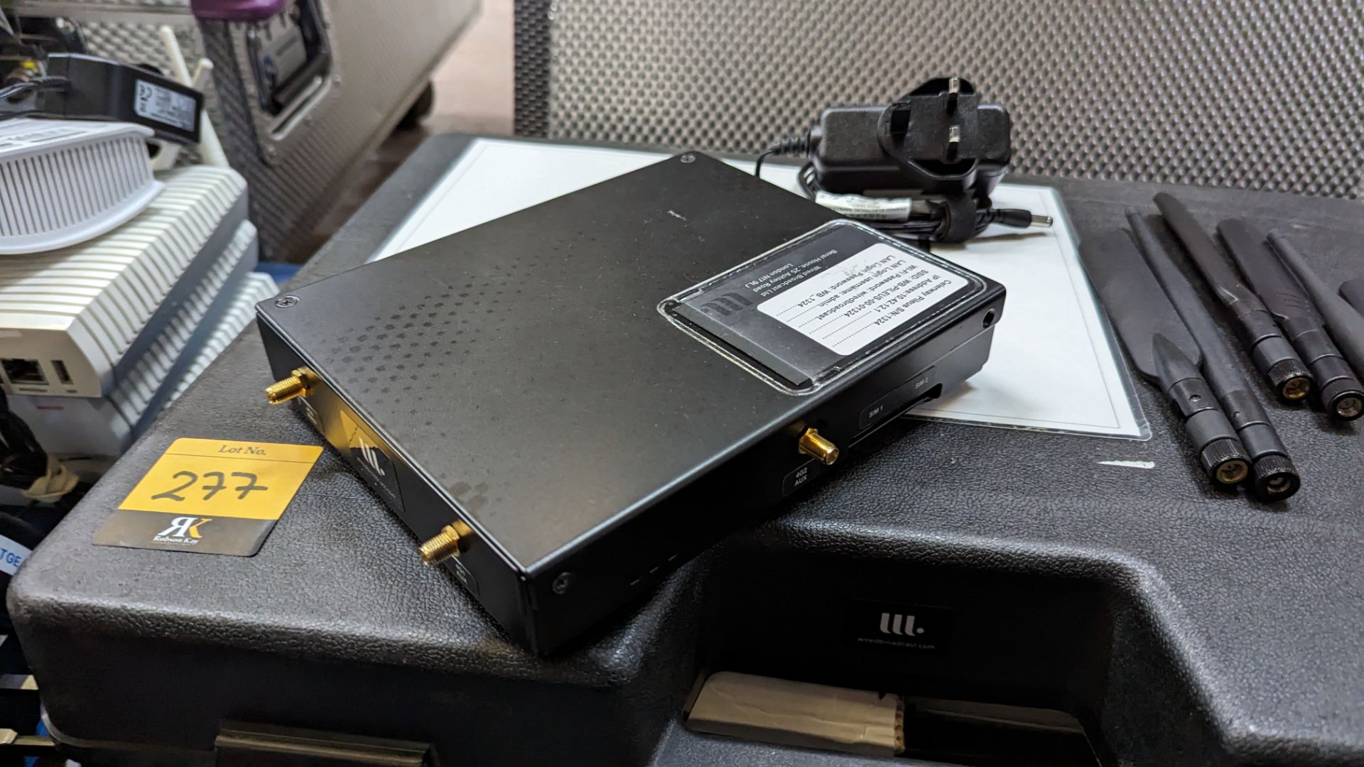 Celerway Pileous modem router, including case, aerials and other accessories - Image 6 of 7