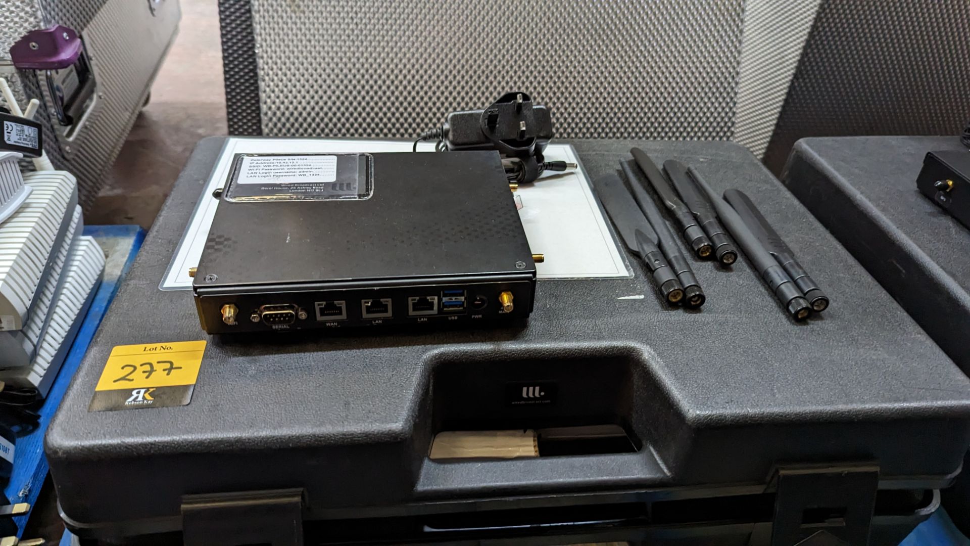 Celerway Pileous modem router, including case, aerials and other accessories - Image 2 of 7