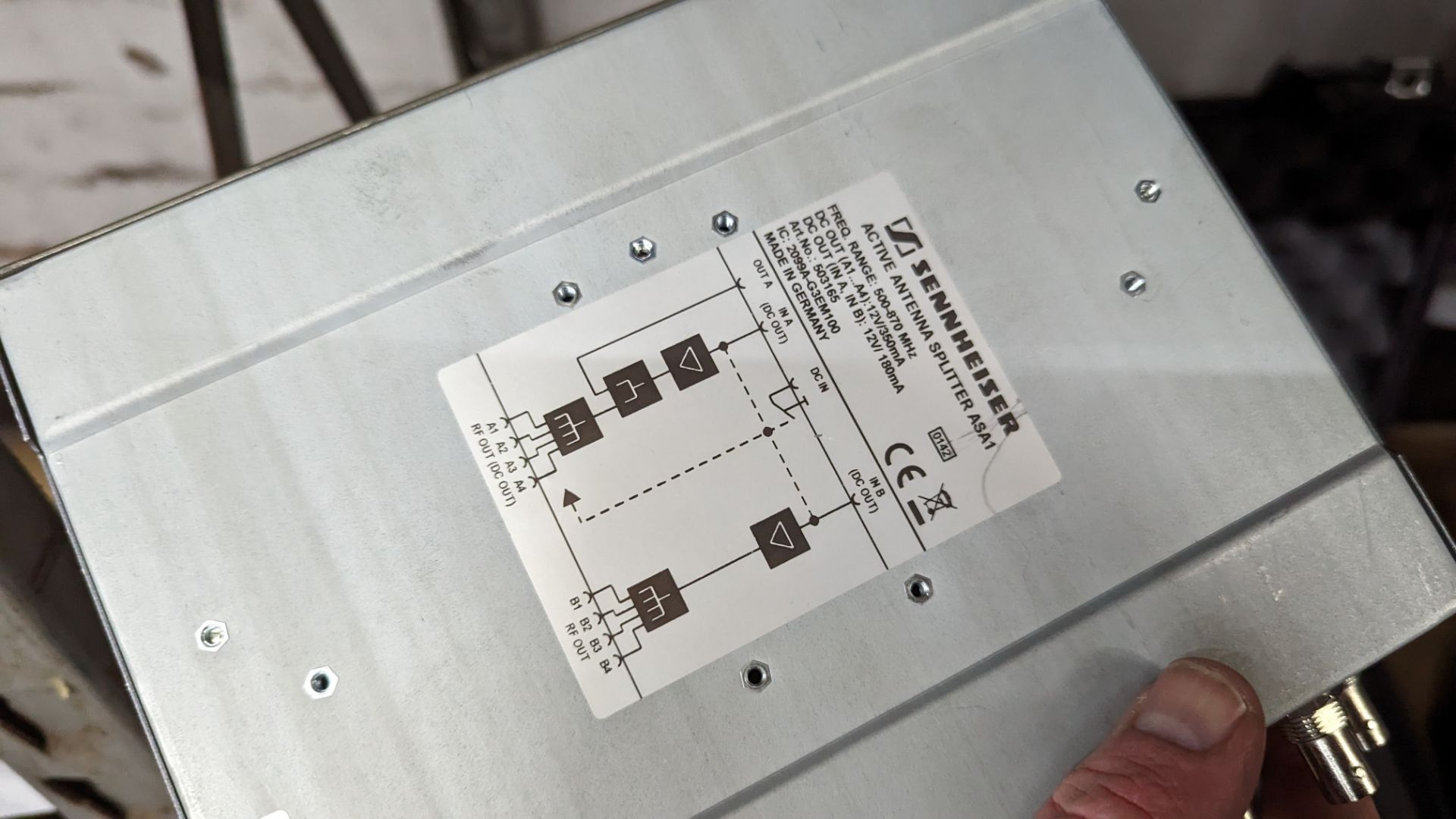 Sennheiser antenna splitter, model ASA1, including power pack, cables and pelican case - Image 5 of 10