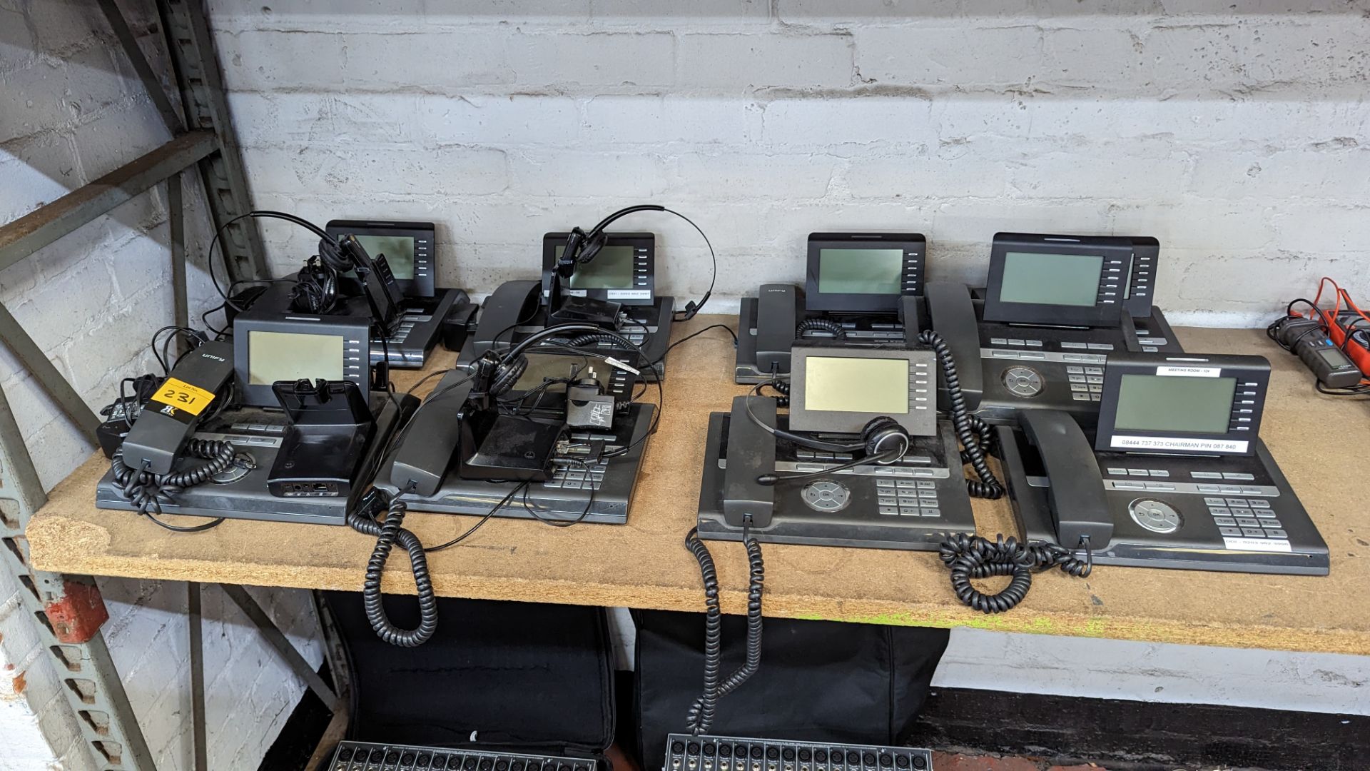 9 off Siemans Openstage 40HFA telephone handsets with digital displays, some of which include a head - Image 2 of 10