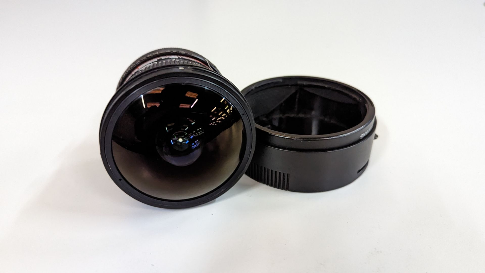 Samyang 8mm 1:3.5 UMC fish-eye CSII lens - Image 5 of 14