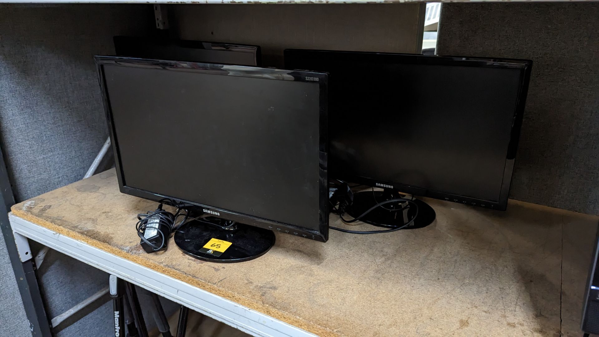 3 off Samsung 22" widescreen monitors - Image 5 of 7