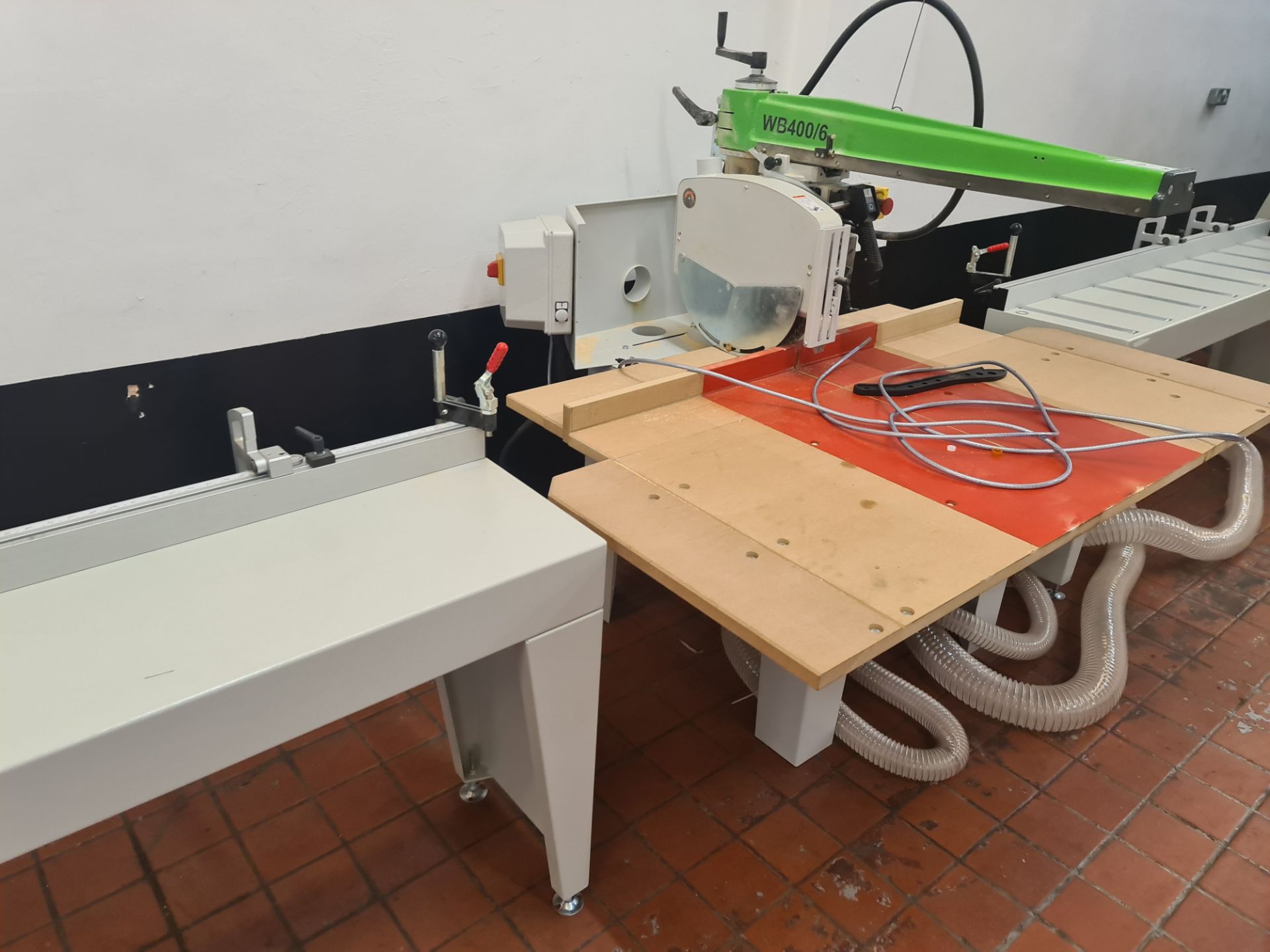 Wadkin Bursgreen model WB400/6 industrial radial arm saw complete with infeed & outfeed tables - Image 8 of 29