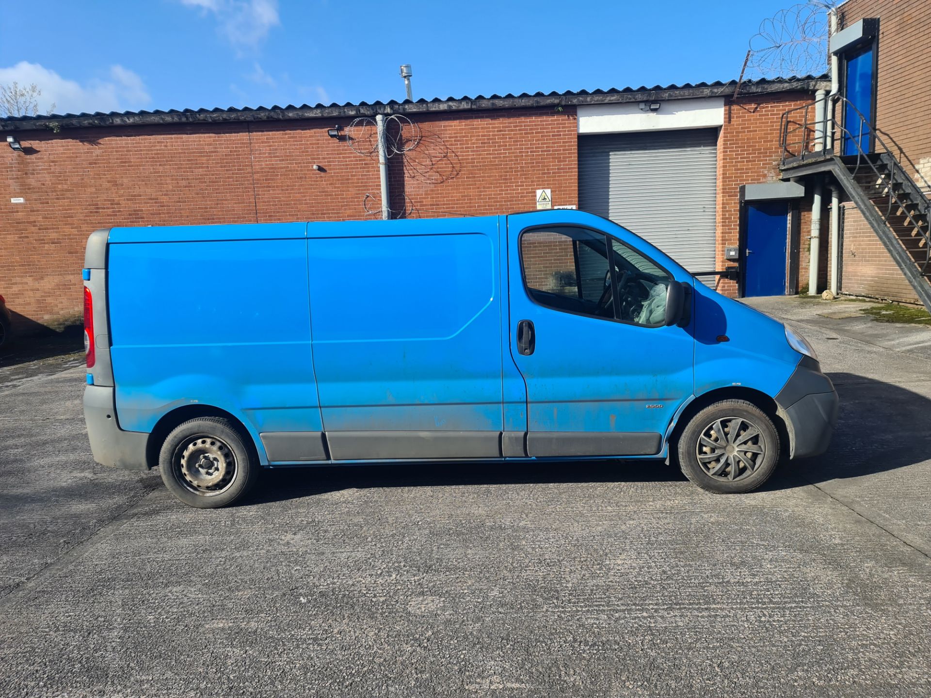 2010 Vauxhall Vivaro 2900 CDTi LWB panel van - Image 2 of 65