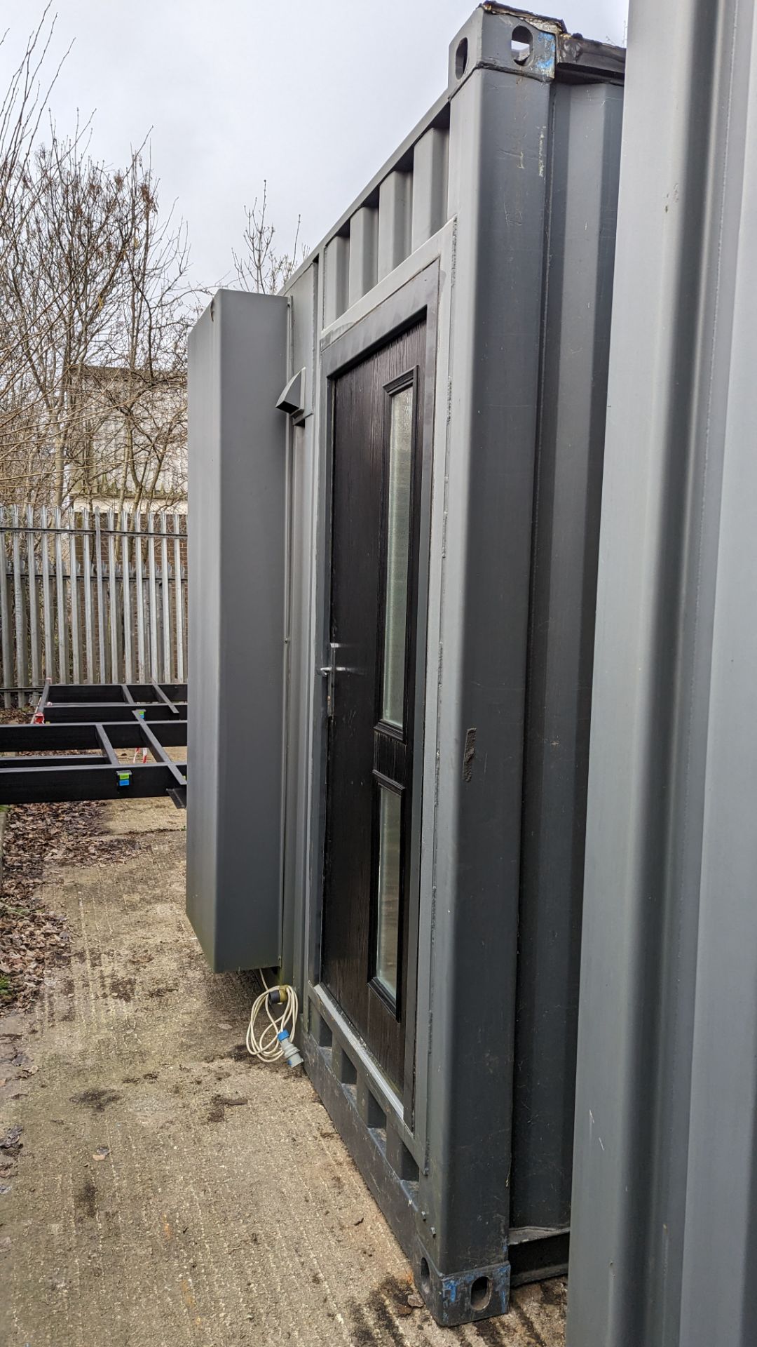 Container based show home. This lot comprises 3 off 20ft containers, which connect together - Image 12 of 40
