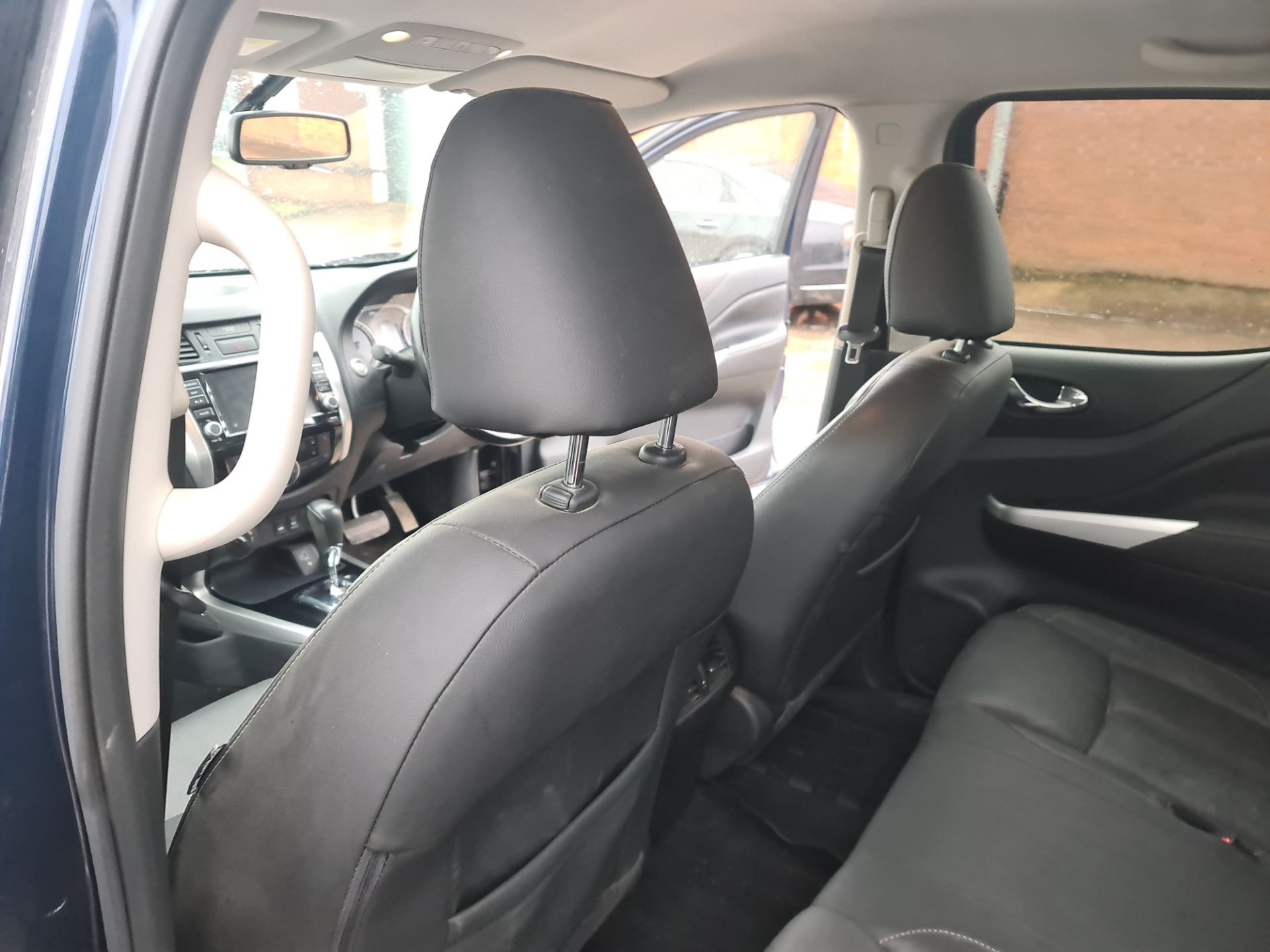 2021 Nissan Navara Tekna DCI pick-up, 7 speed auto gearbox, brand new engine - Image 44 of 92