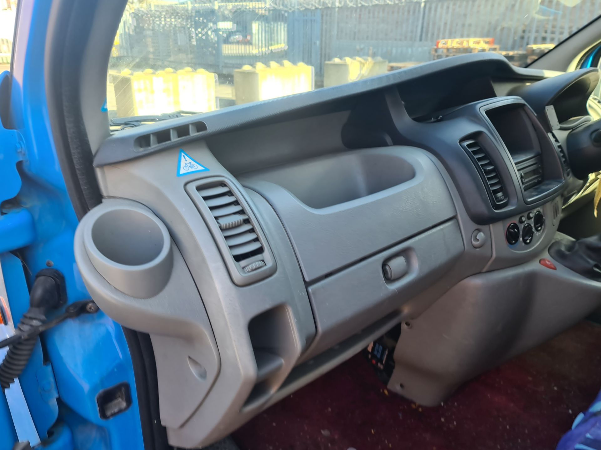 2010 Vauxhall Vivaro 2900 CDTi LWB panel van - Image 17 of 65