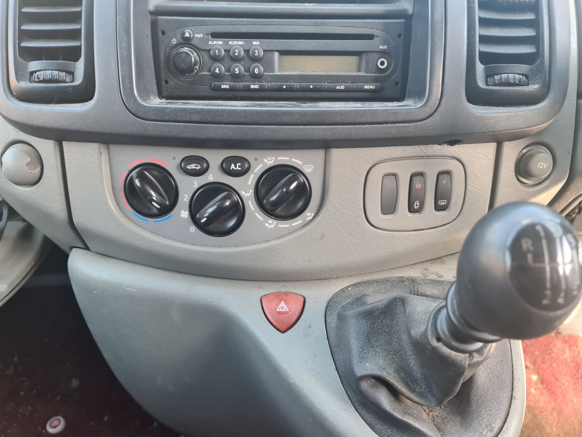 2010 Vauxhall Vivaro 2900 CDTi LWB panel van - Image 55 of 65