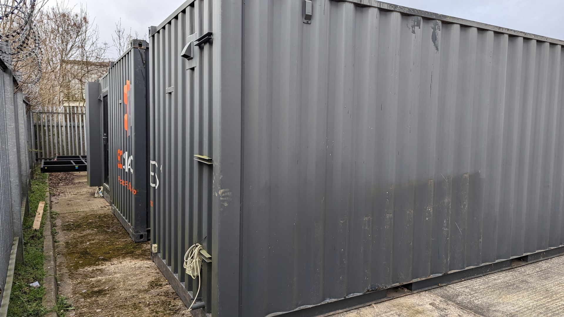 Container based show home. This lot comprises 3 off 20ft containers, which connect together - Image 8 of 40