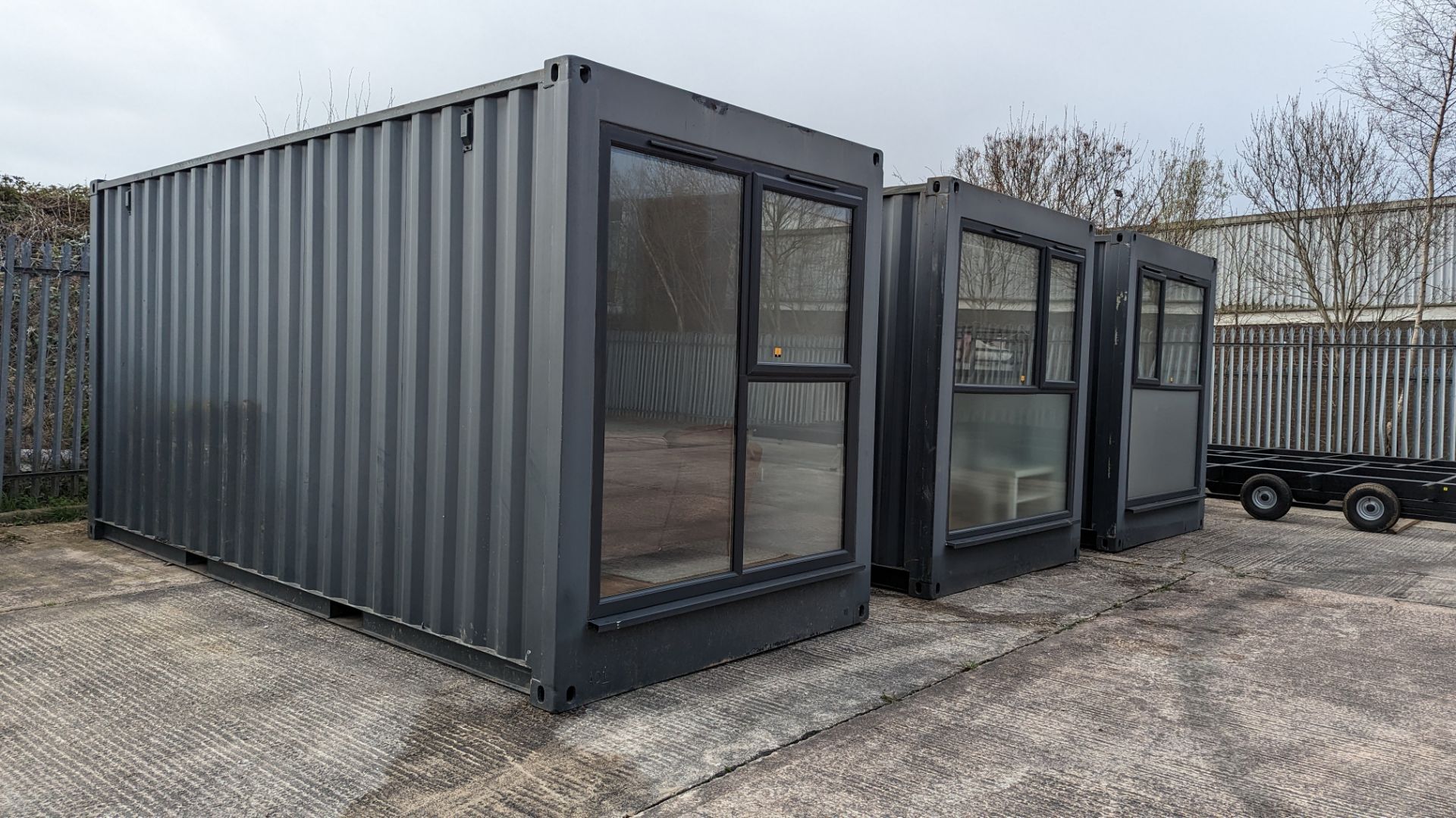 Container based show home. This lot comprises 3 off 20ft containers, which connect together - Image 5 of 40