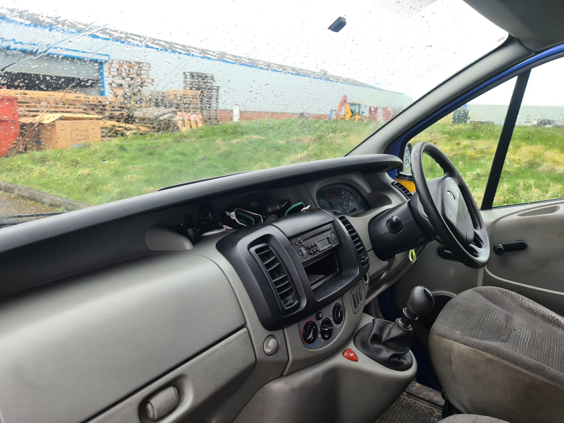 2009 Renault Trafic LL29 DCi 115 panel van, Registration BV09 EBF . 6 speed manual gearbox, 1995cc - Image 41 of 53