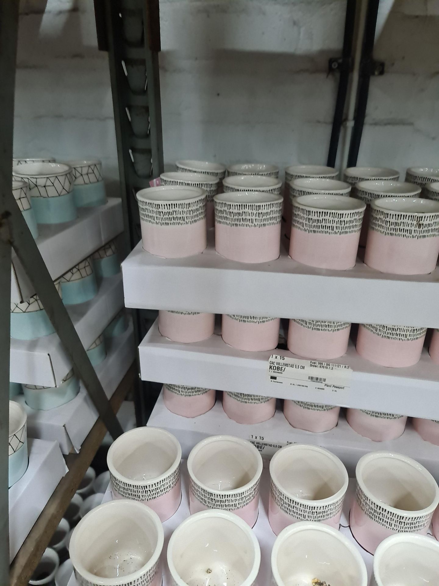 4 trays of Kobe 5.5cm pink patterned pots each standing on 3 legs, approximately 59 pots in total - Image 5 of 5