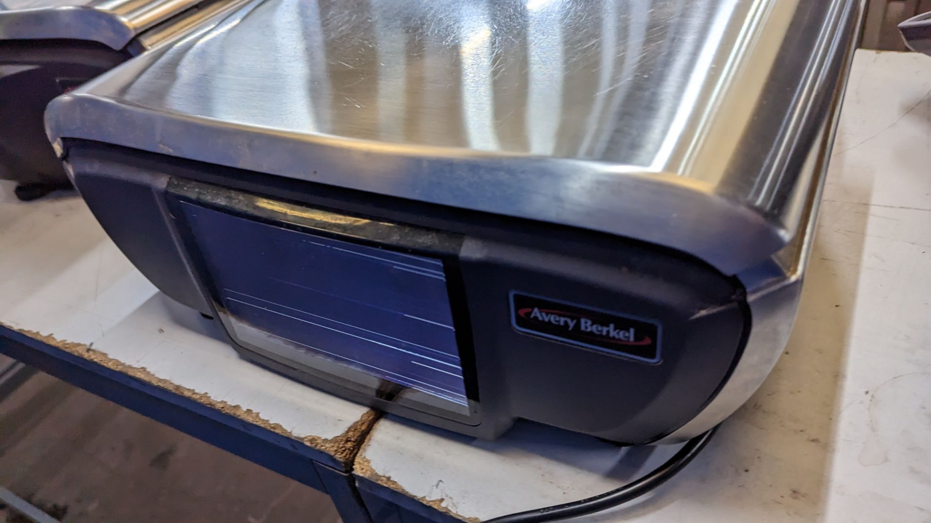 Avery Berkel Xti 100 Label & Receipt printing scale. 6kg/15kg capacity, 10" operator touchscreen dis - Image 18 of 20