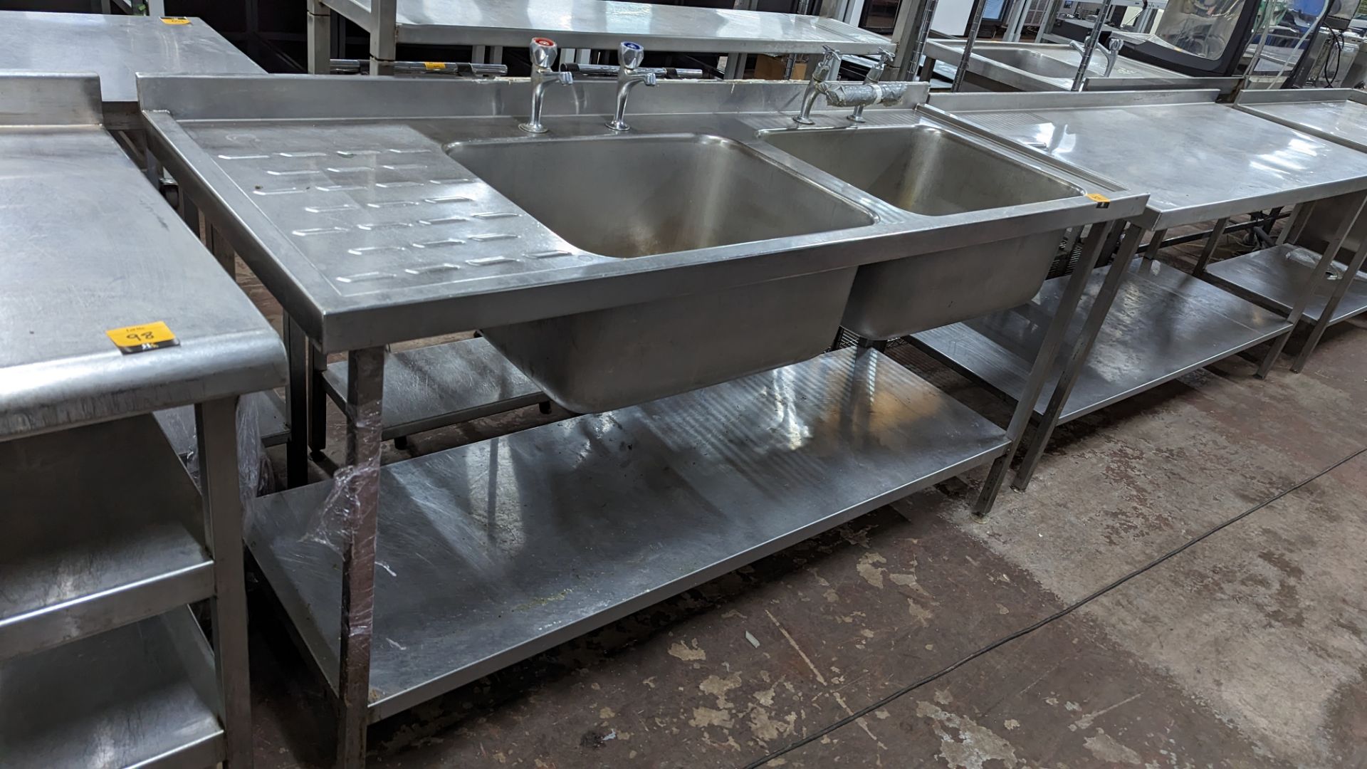 Stainless steel floor standing twin bowl sink arrangement with drainer to the left - Image 5 of 5