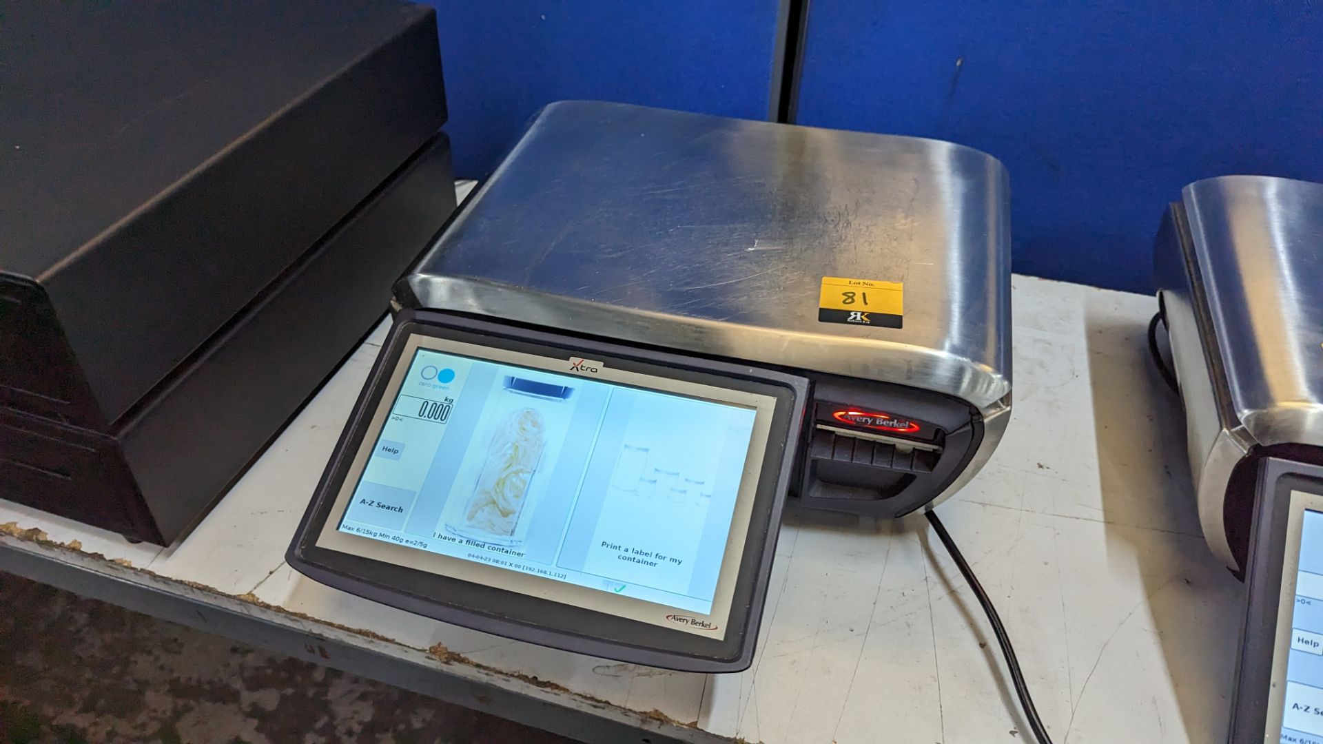 Avery Berkel Xti 100 Label & Receipt printing scale. 6kg/15kg capacity, 10" operator touchscreen dis