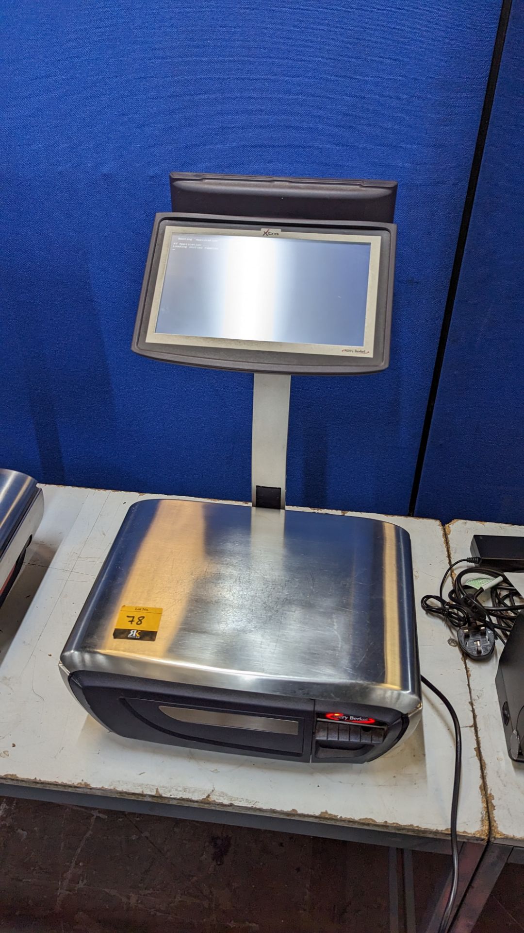 Avery Berkel Xti 400 Label & Receipt printing scale, 6kg/15kg capacity. These scales include a 10"