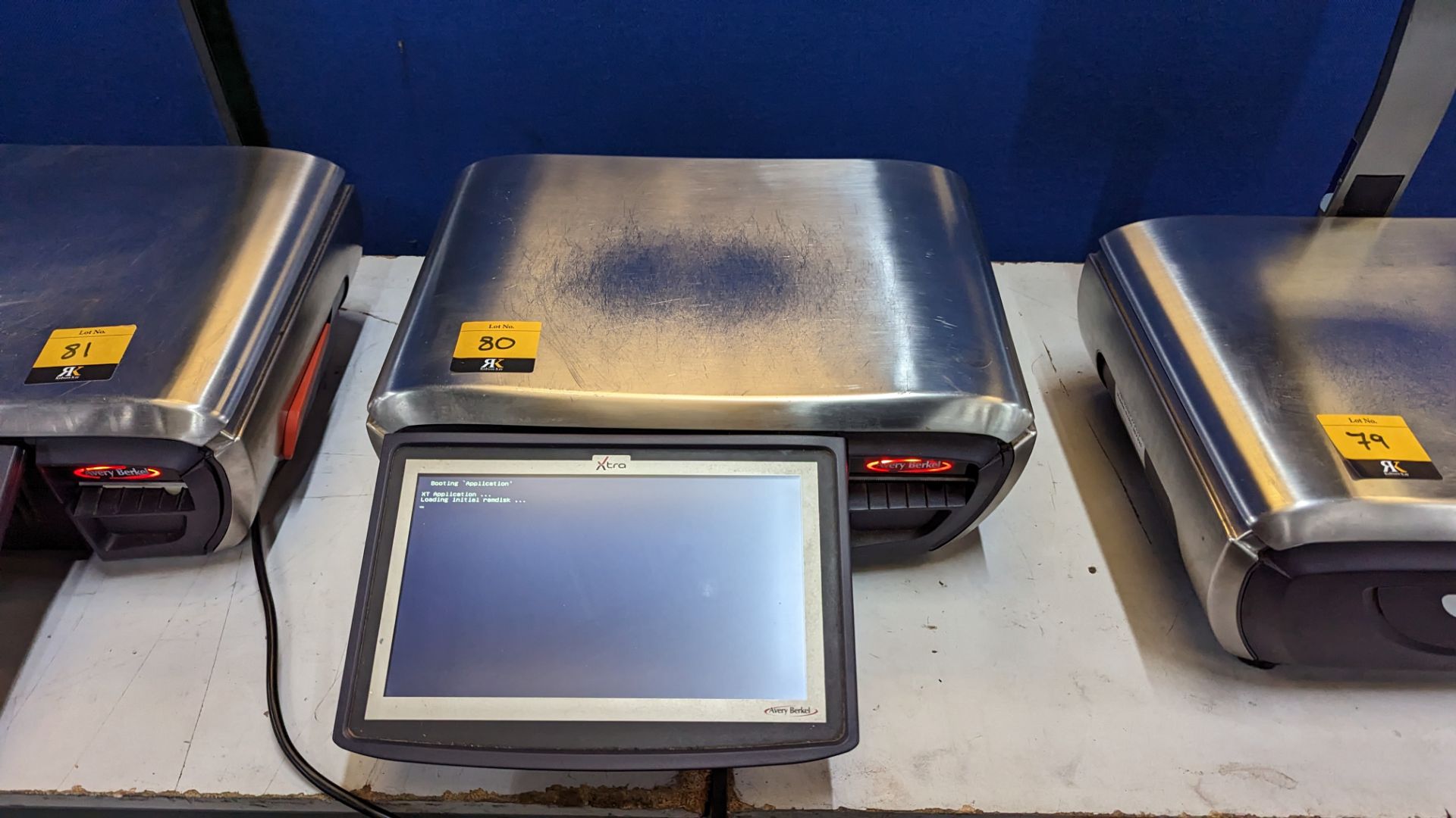 Avery Berkel Xti 100 Label & Receipt printing scale. 6kg/15kg capacity, 10" operator touchscreen dis - Image 2 of 20