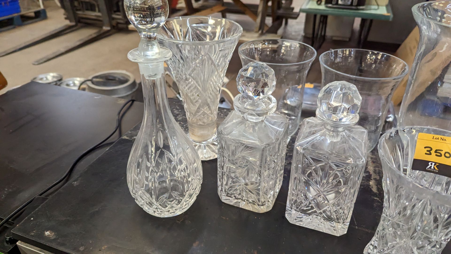 Mixed glass ornamental lot comprising 5 vases and 3 decanters each with their own stopper - Image 7 of 11