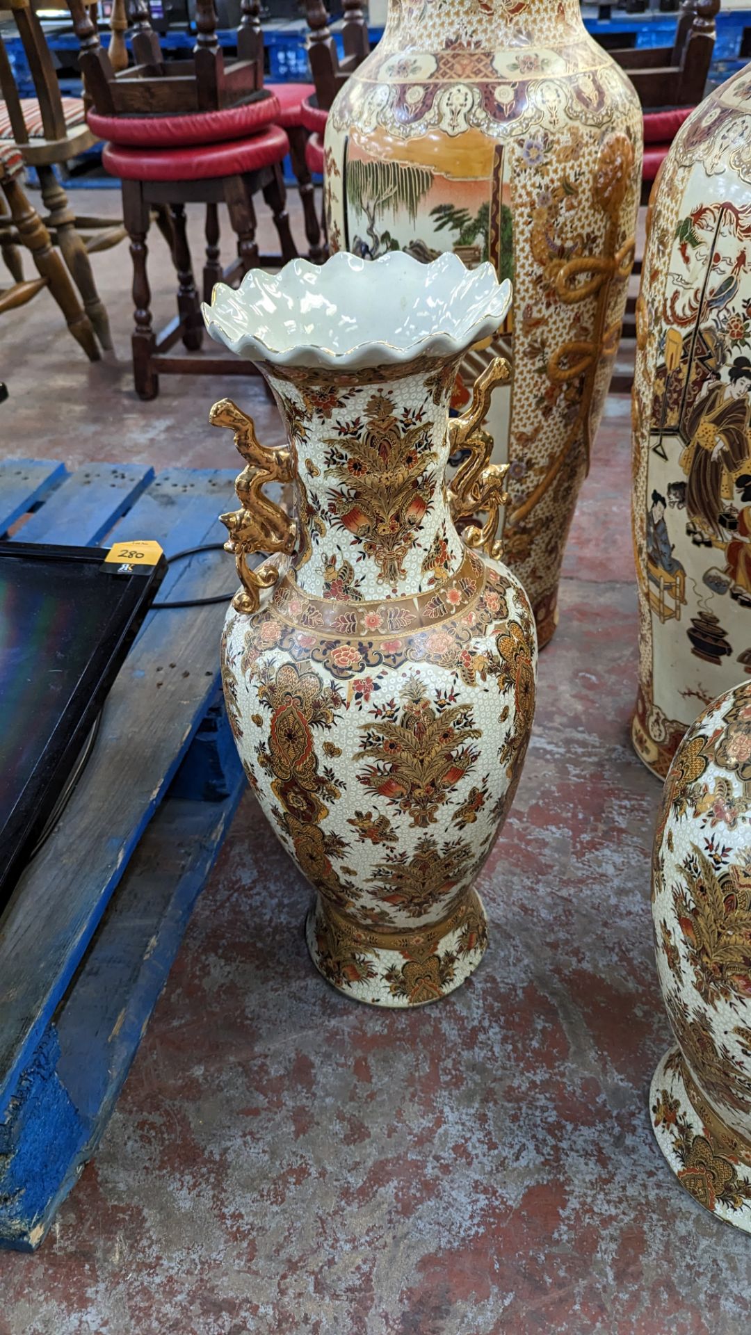 4 off tall oriental style vases, comprising one pair measuring approx 81cm x 38cm and one pair measu - Image 4 of 9