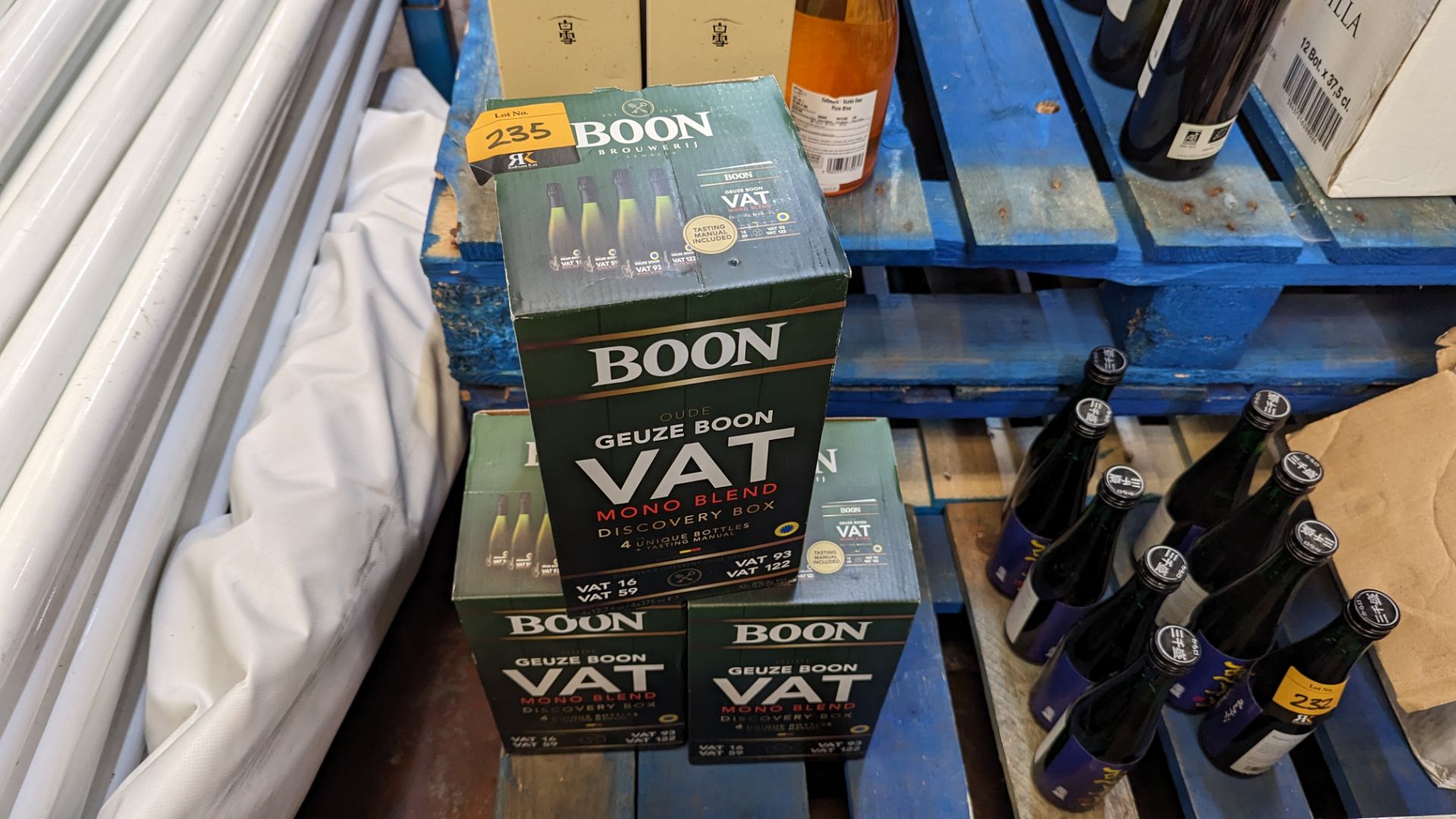 3 off Boon Oude Geuze Boon VAT mono blend discovery boxes, each box containing 4 unique bottles, 8% - Image 2 of 7