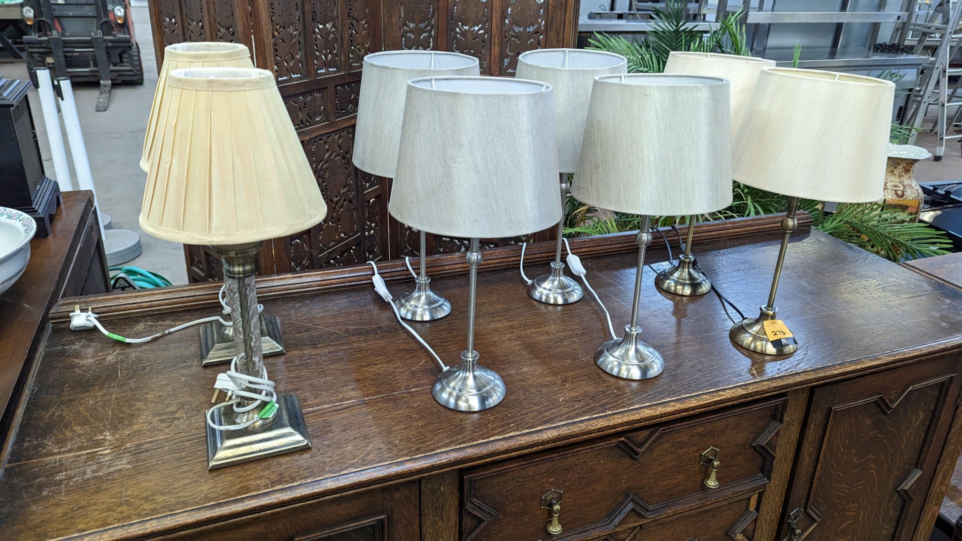 8 off table lamps, in 3 different designs