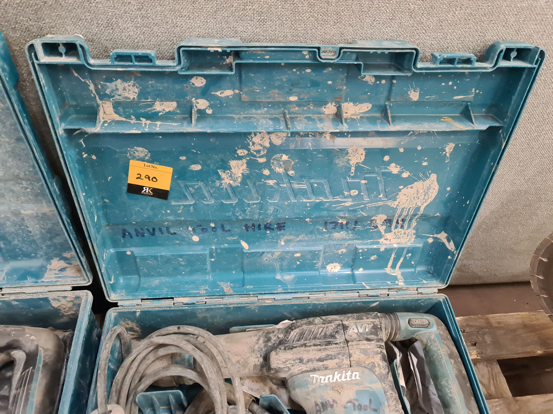 Makita 110v heavy duty drill, model HM0871C, including case - Image 4 of 4