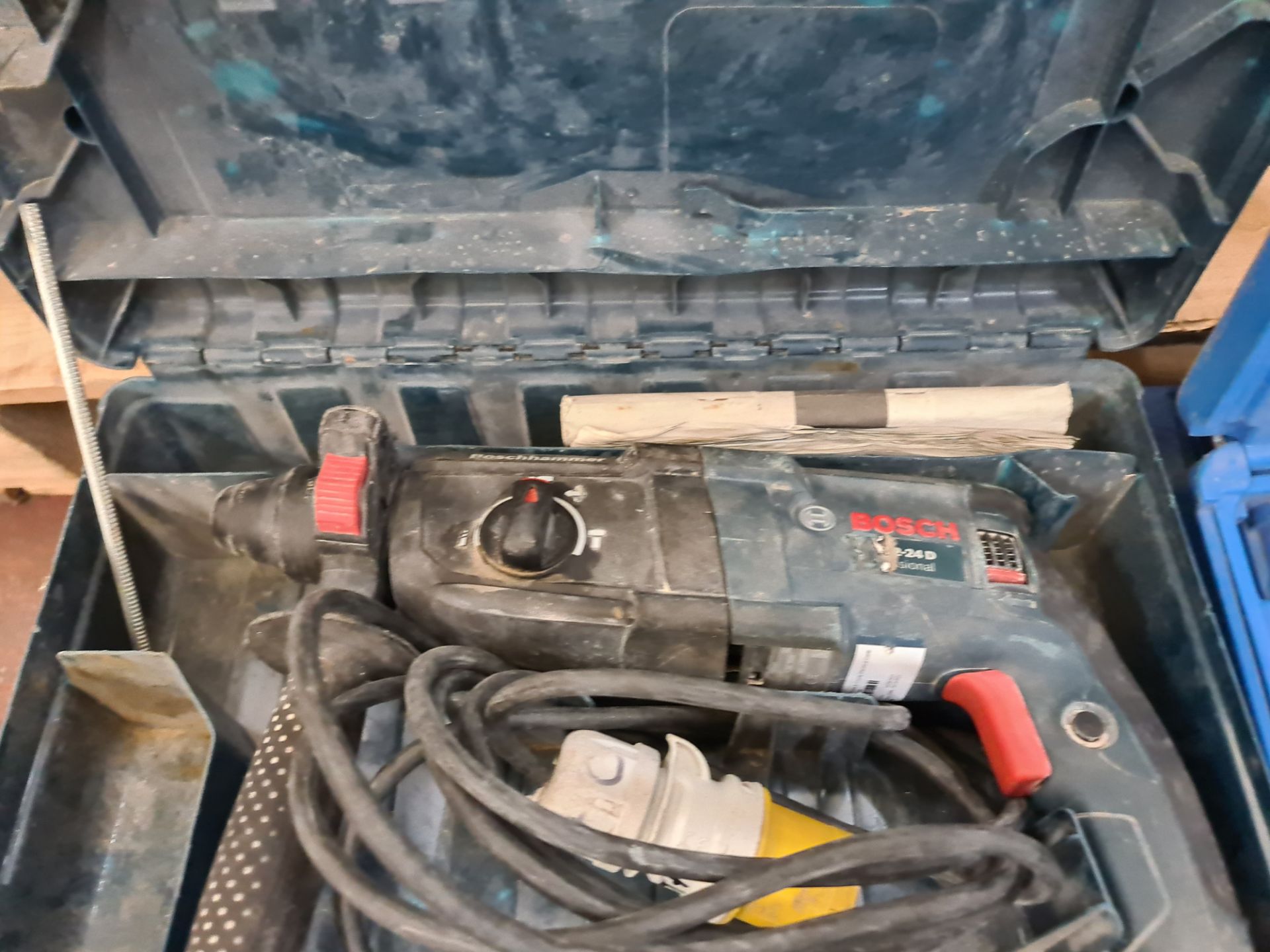 Bosch hammer drill Professional GBH 2-24D, 110v, in case - Image 4 of 5