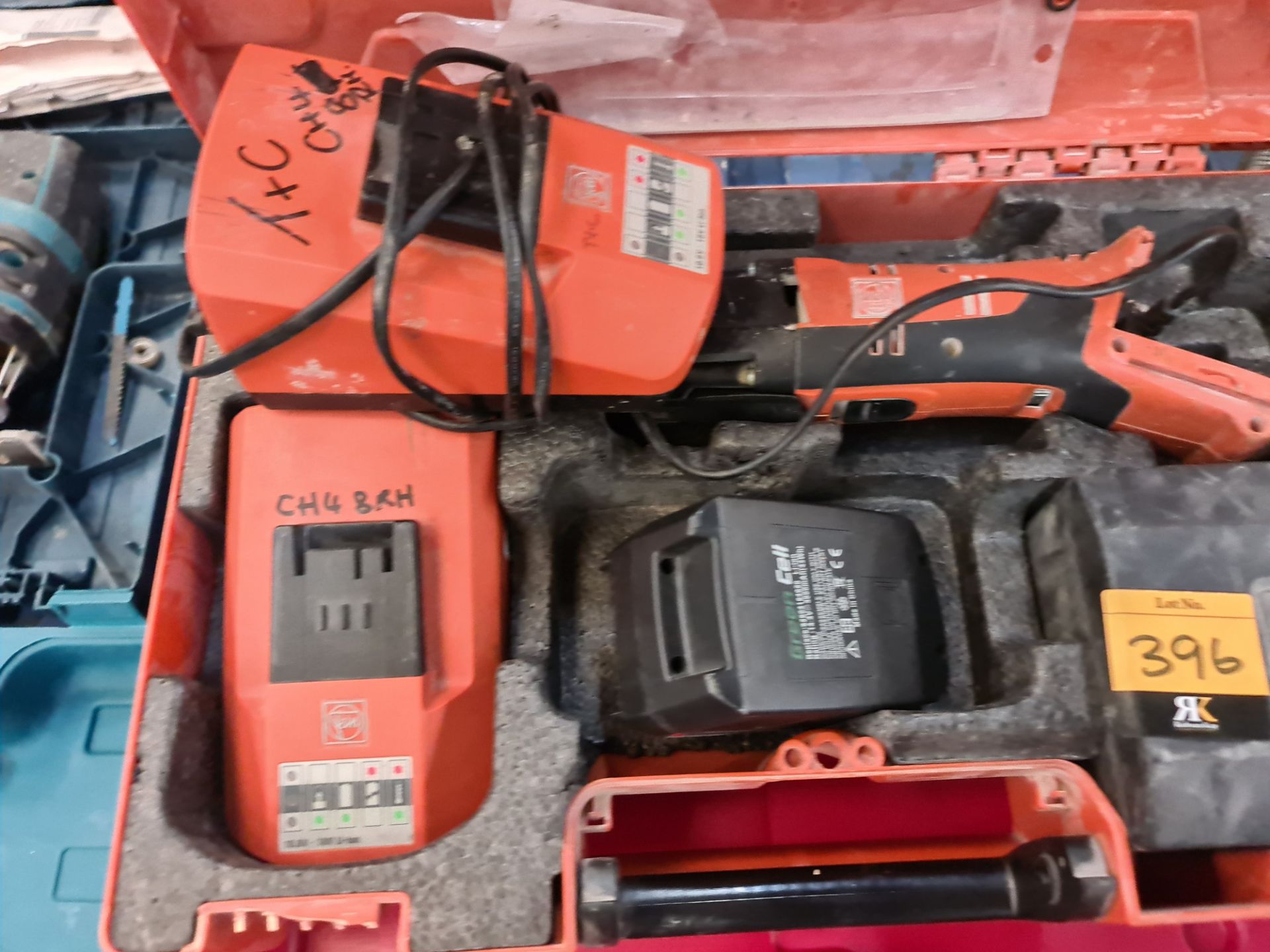 Fein cordless multi tool in case including 2 off chargers, 1 off battery and quantity of consumables - Image 3 of 5