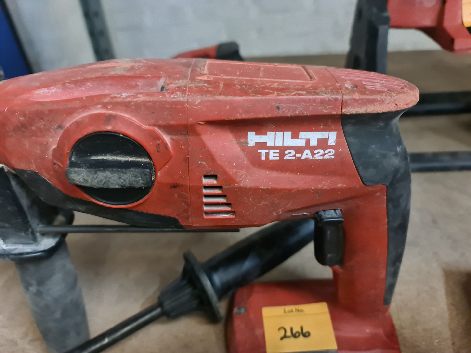 Hilti cordless SDS rotary hammer drill, model DC-SE20- no battery - Image 3 of 6