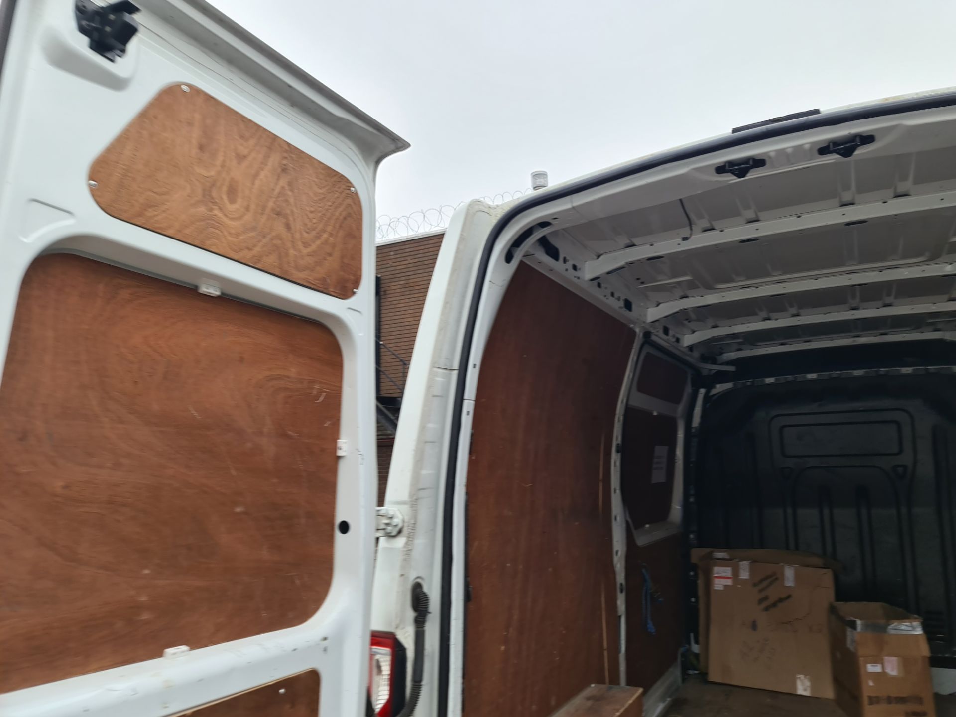 2015 Nissan NV400 SE DCI panel van - Image 27 of 74