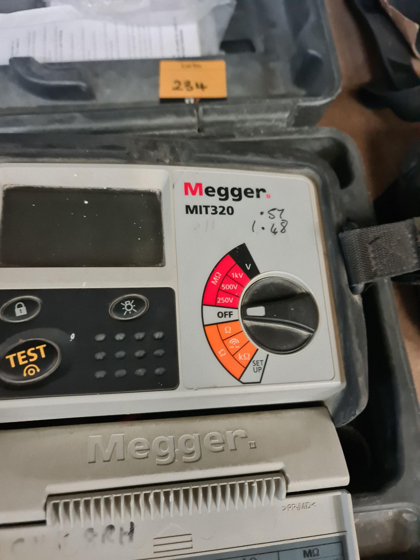 Megger insulation tester, model MIT320. This lot includes case and ancillaries - Bild 3 aus 6