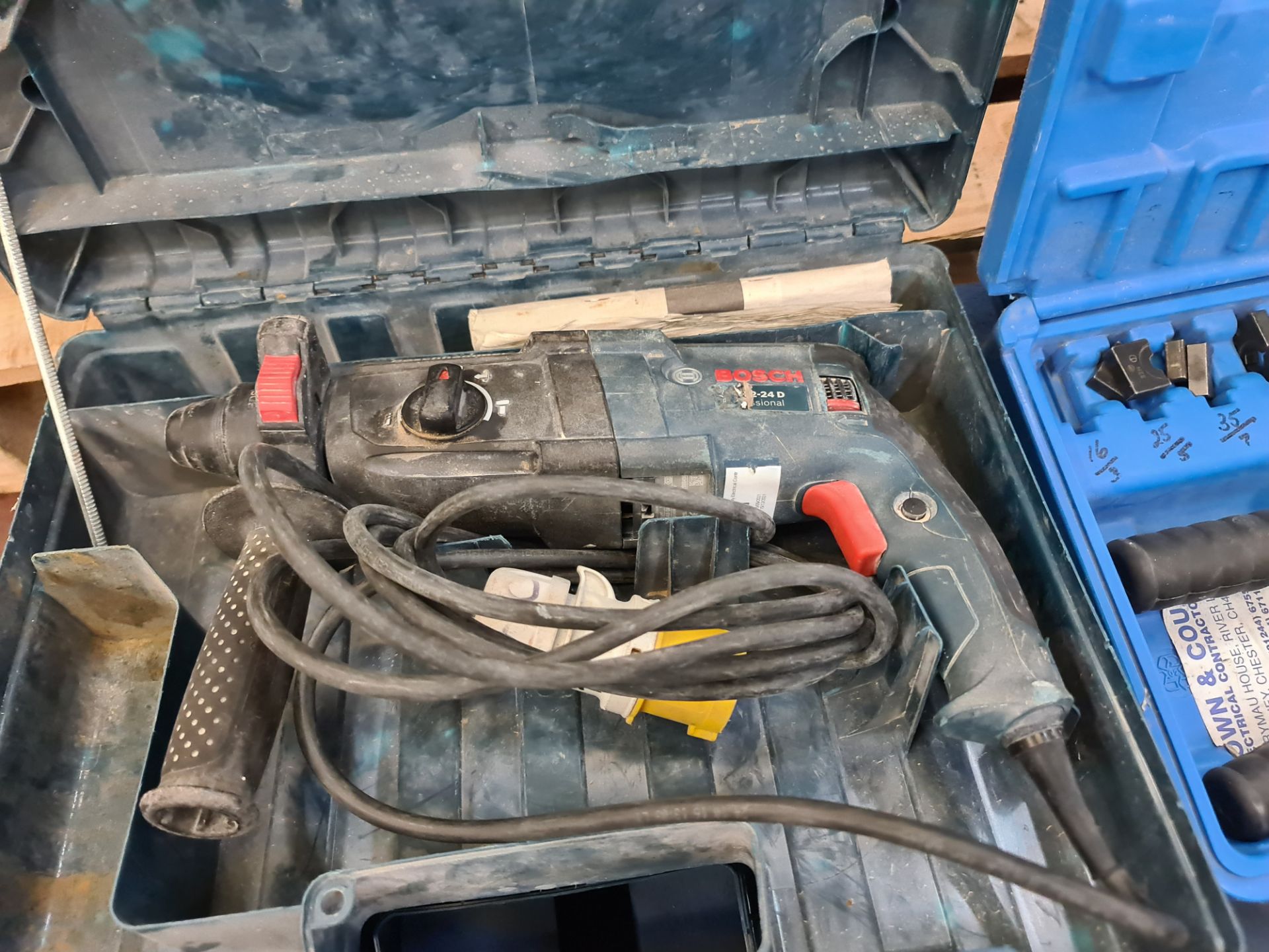Bosch hammer drill Professional GBH 2-24D, 110v, in case - Image 2 of 5