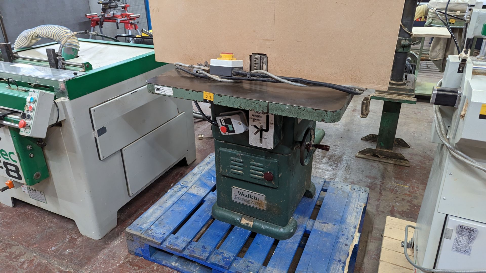 Wadkin Bursgreen spindle moulder, machine no. BER2/79608 - Image 5 of 14