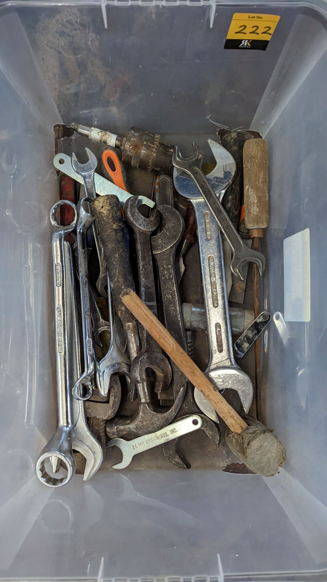 The contents of a crate of hand tools - Image 3 of 4